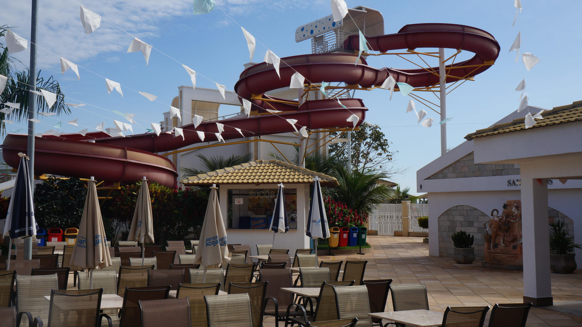 image-housing-carousel