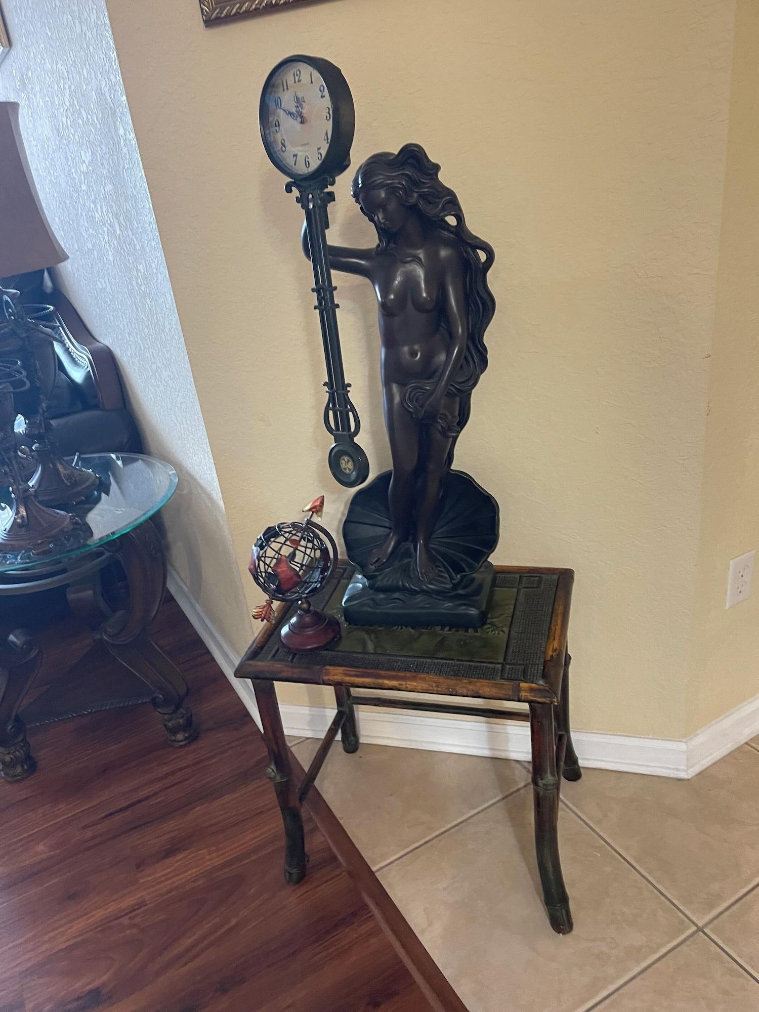 image-housing-carousel