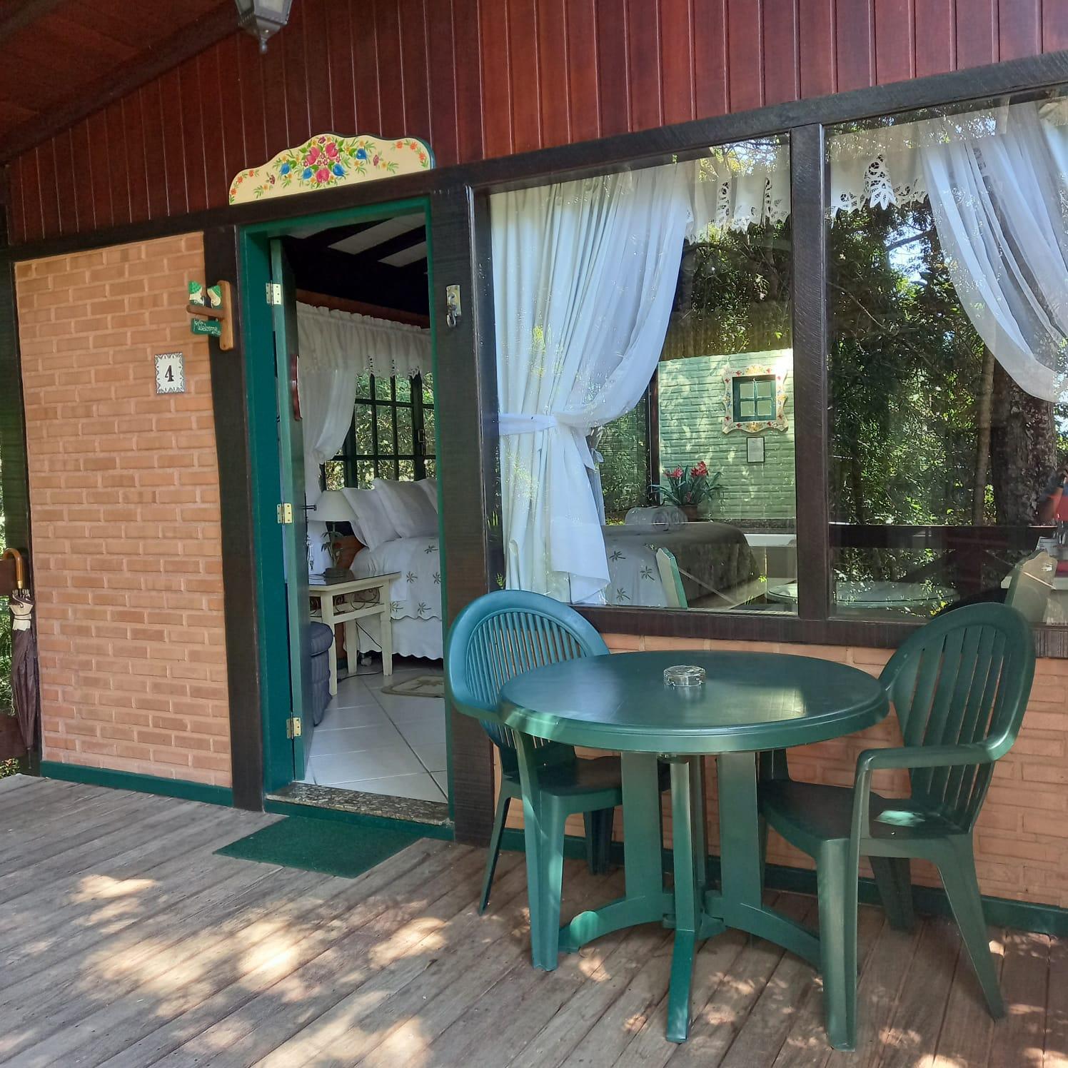 image-housing-carousel