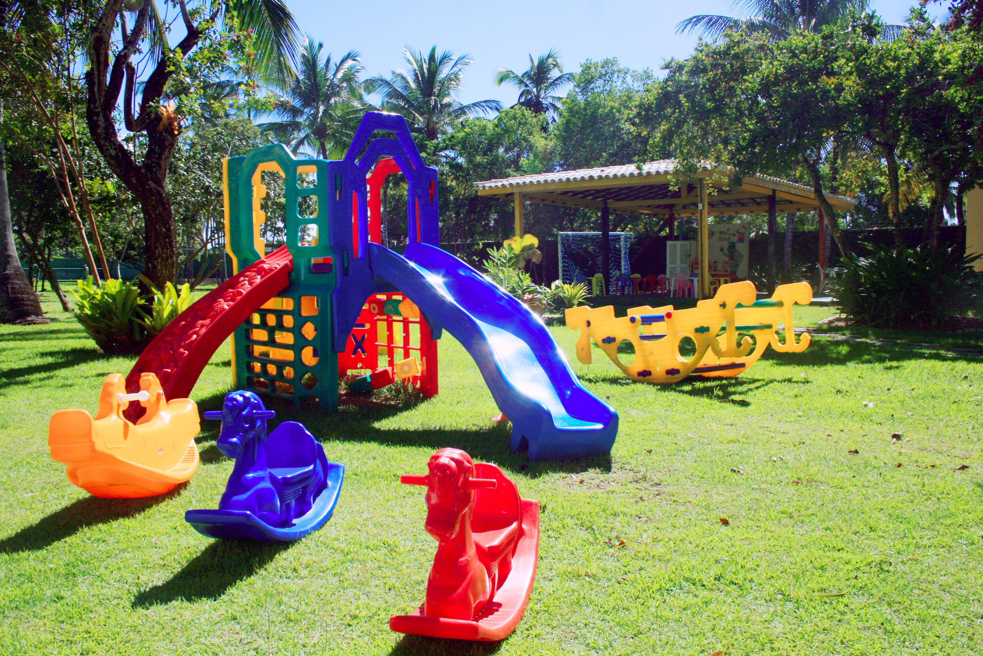 image-housing-carousel
