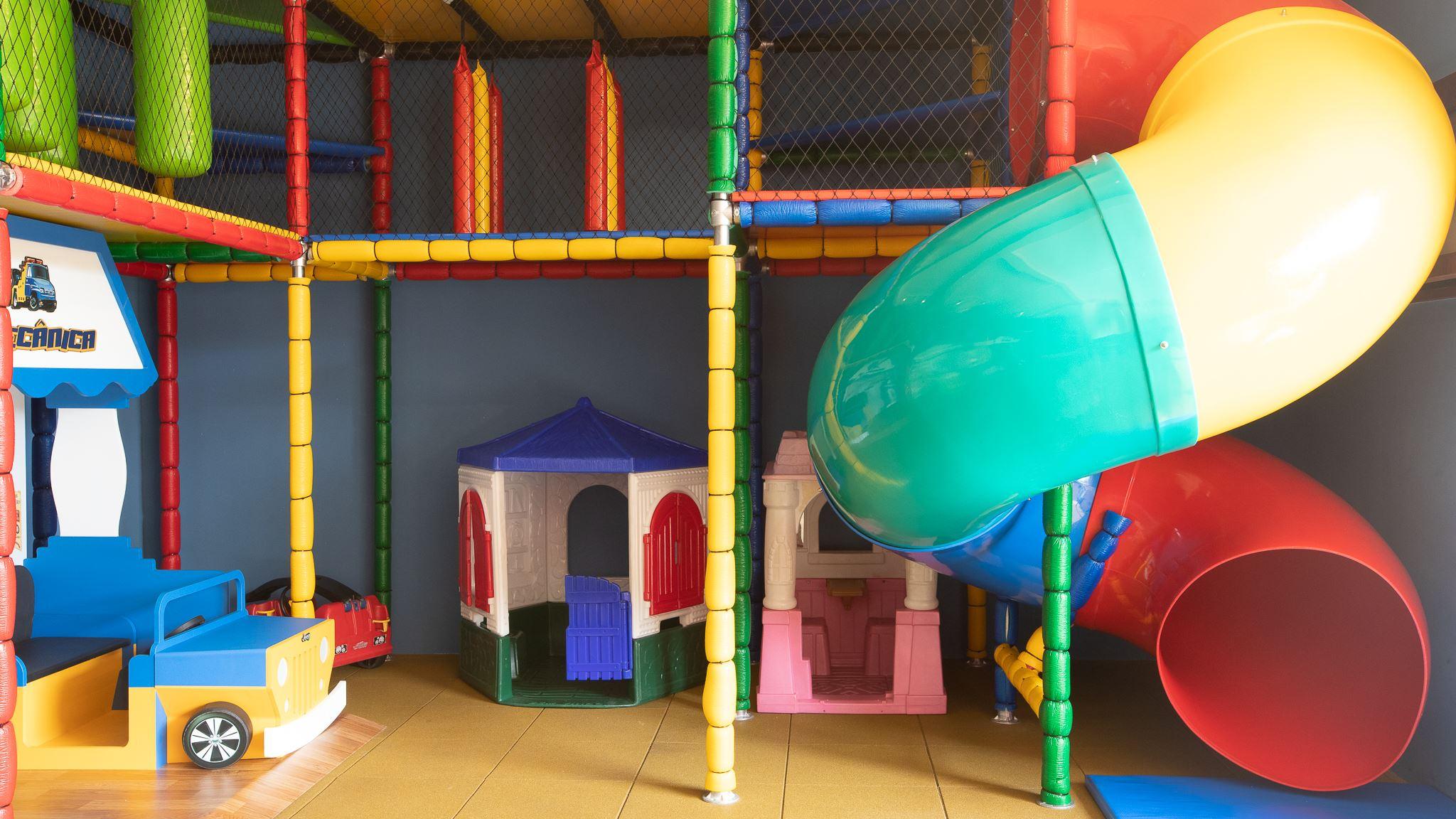 image-housing-carousel