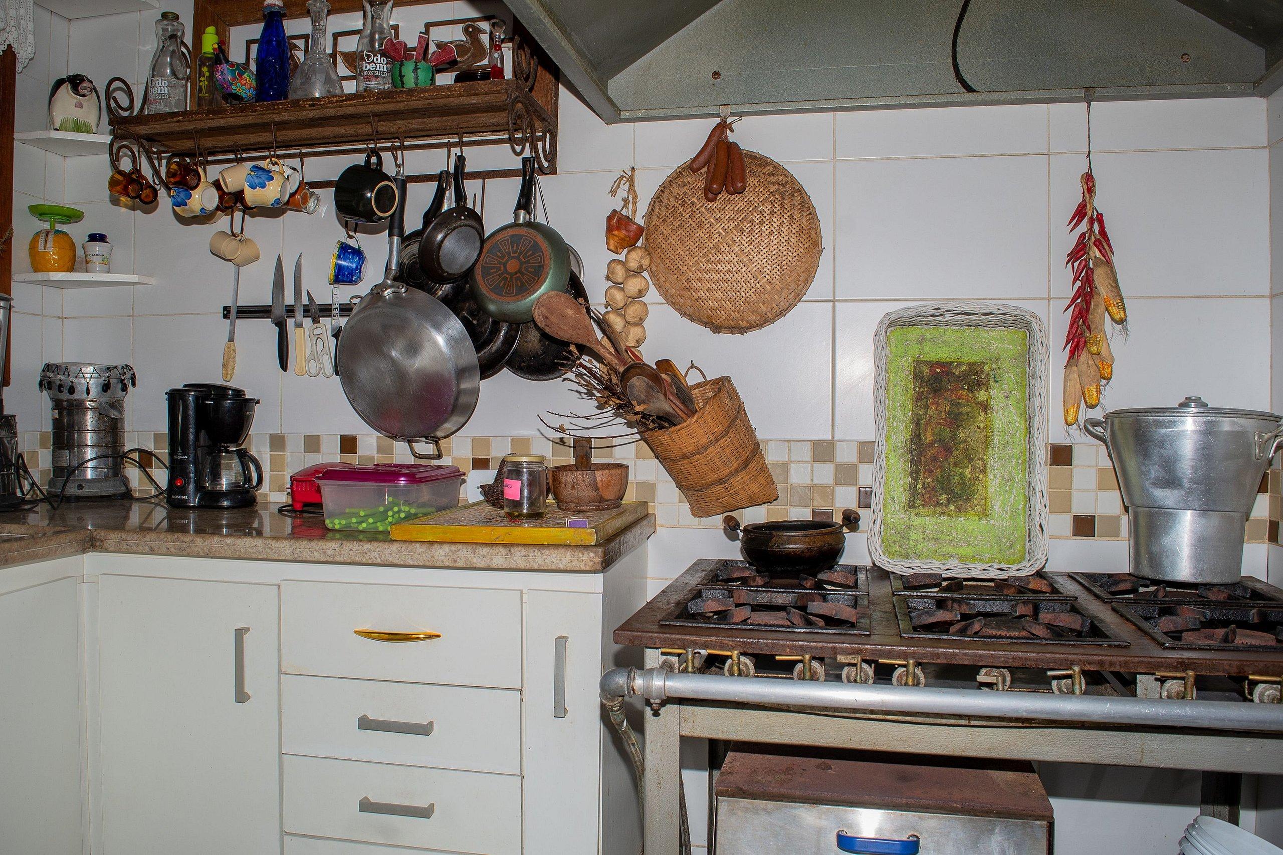 image-housing-carousel