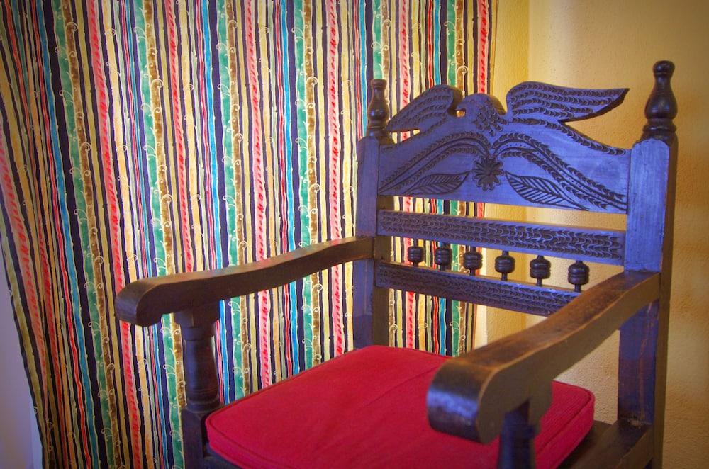 image-housing-carousel