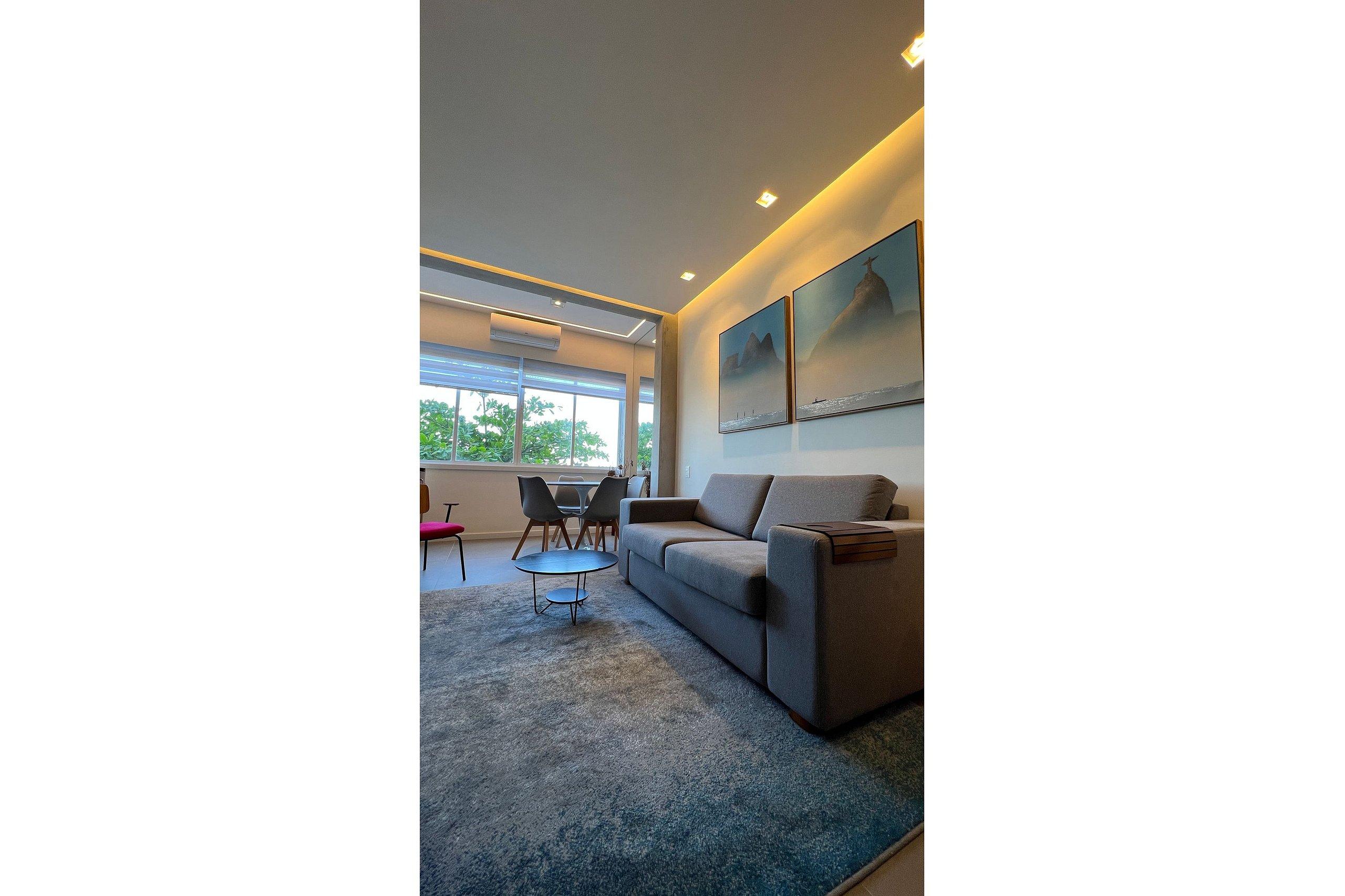 image-housing-carousel
