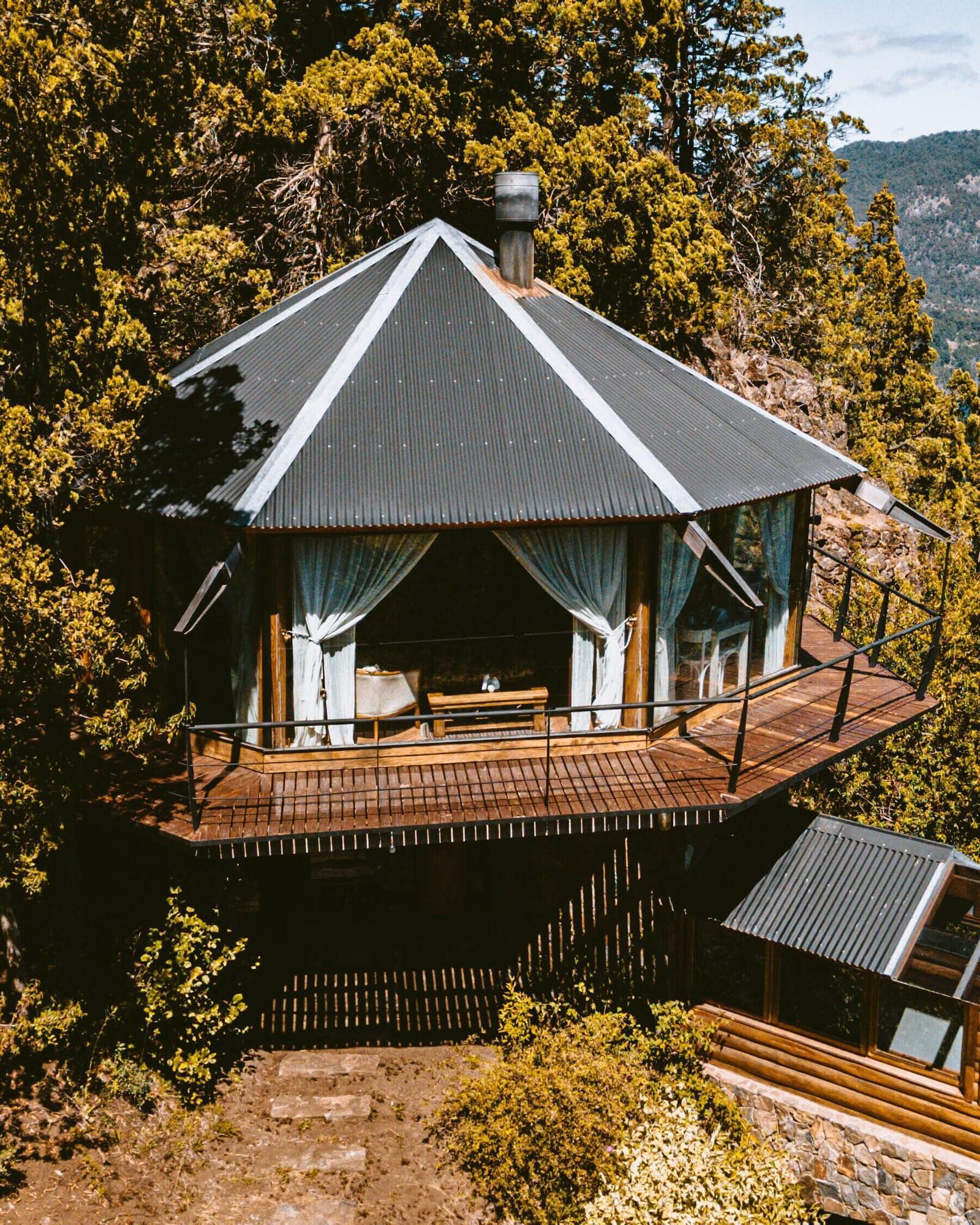 image-housing-carousel