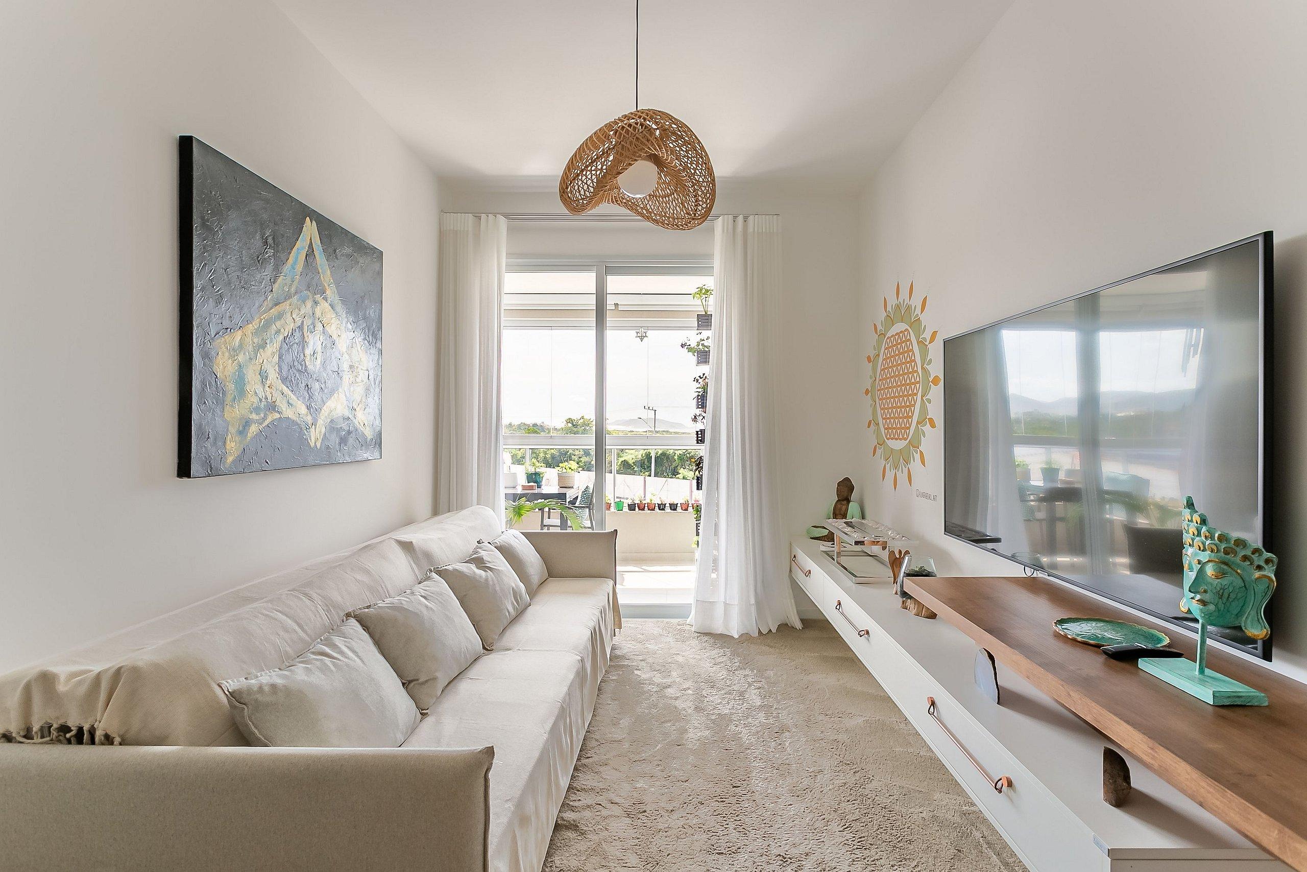 image-housing-carousel
