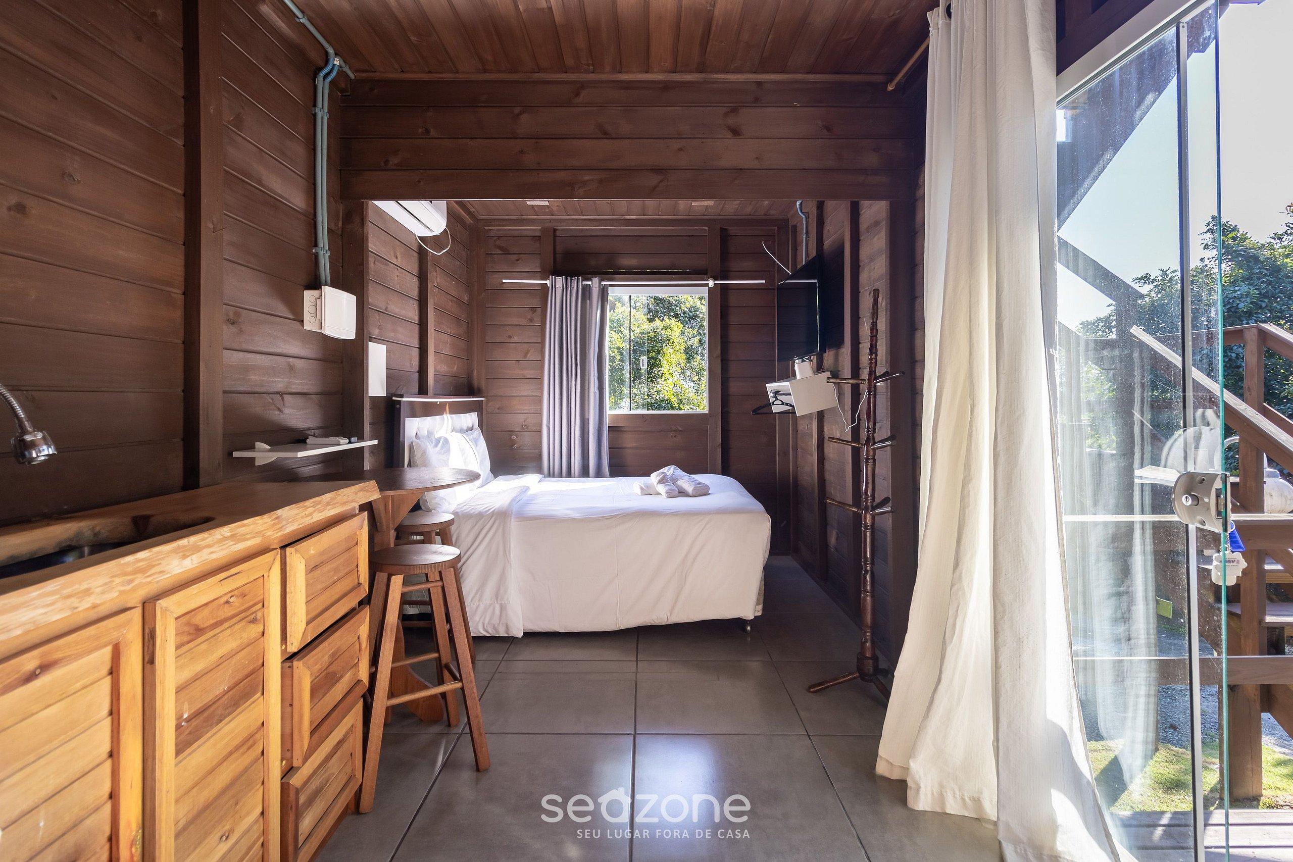 image-housing-carousel