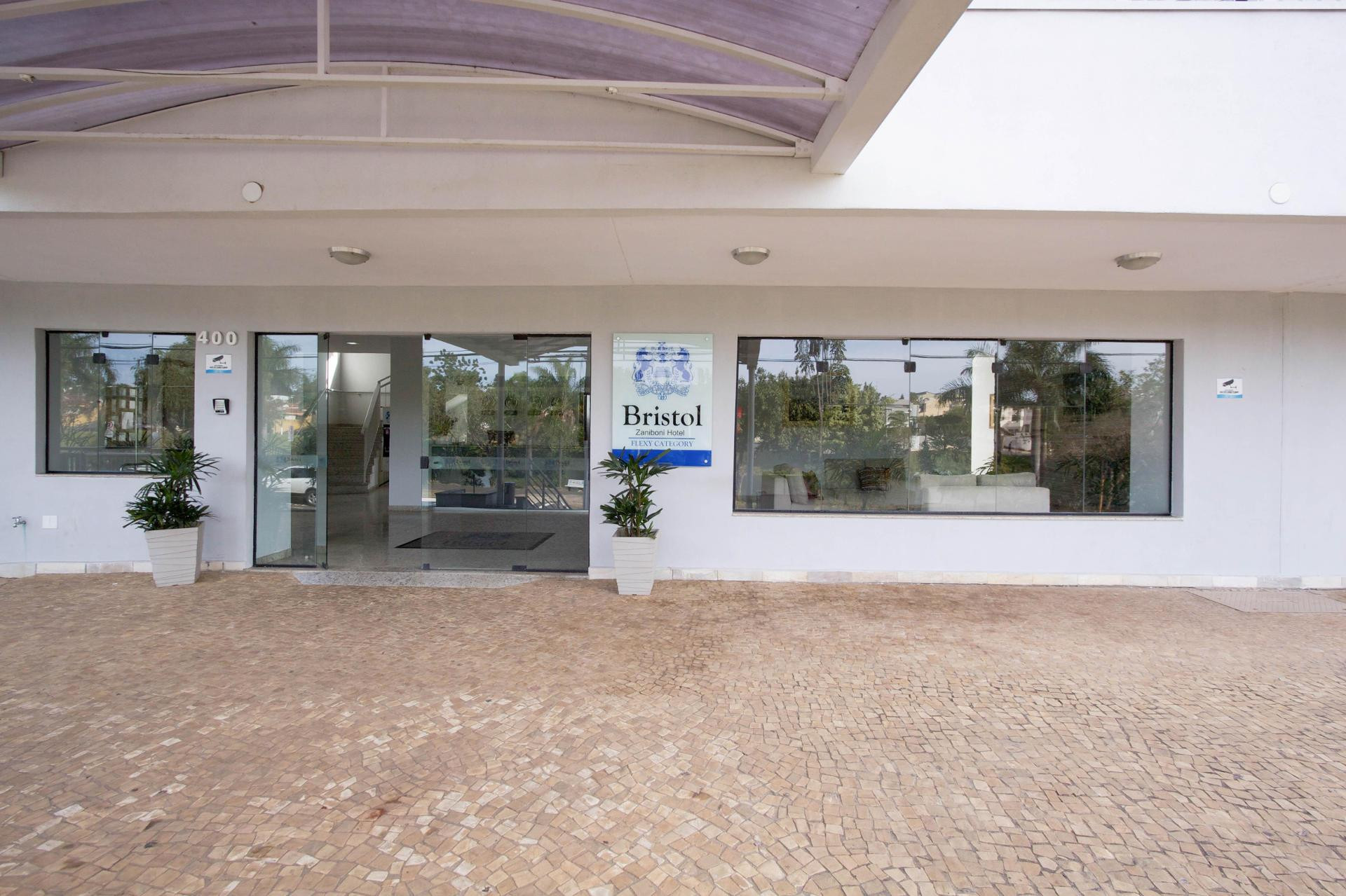 image-housing-carousel
