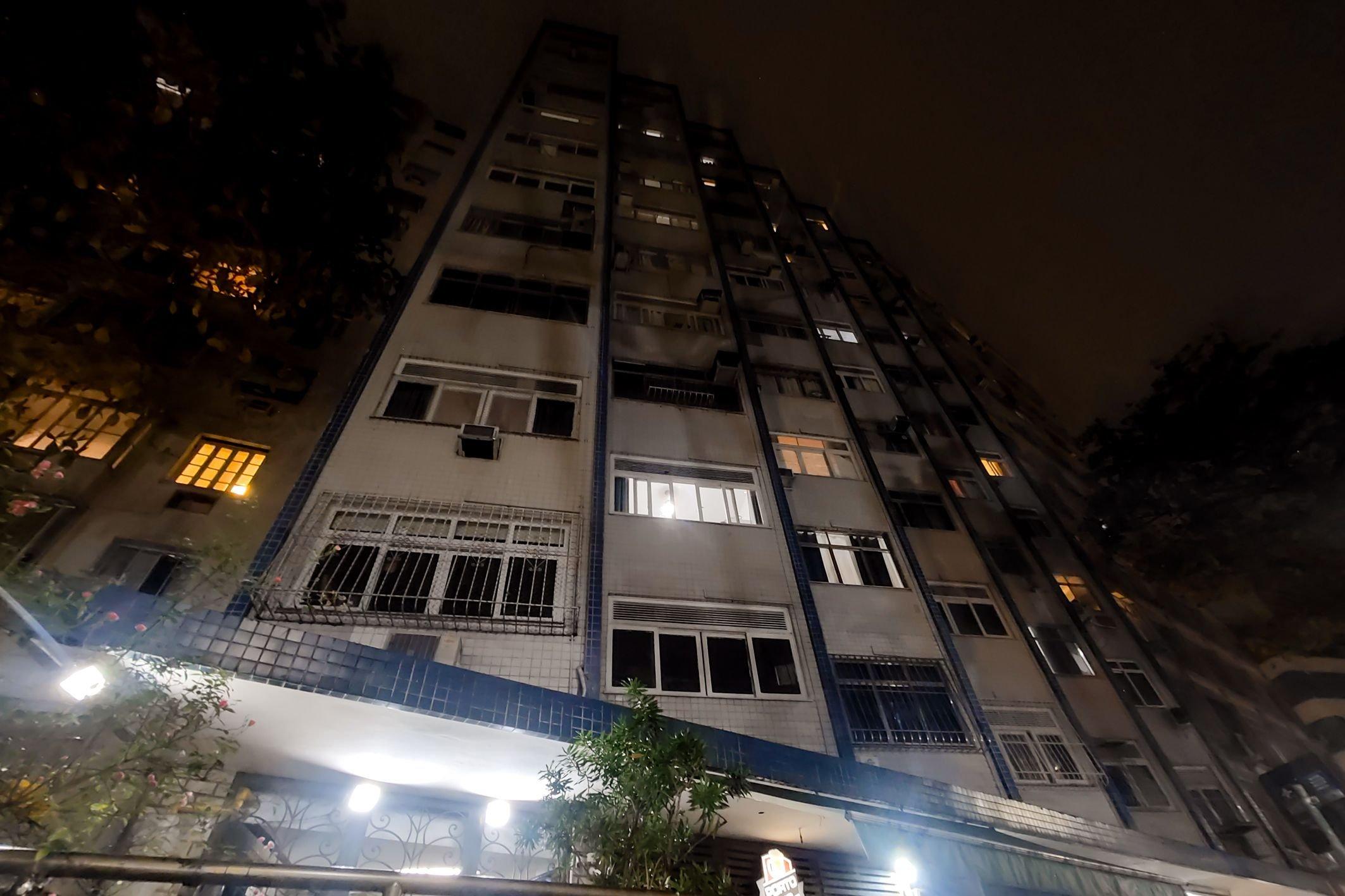 image-housing-carousel