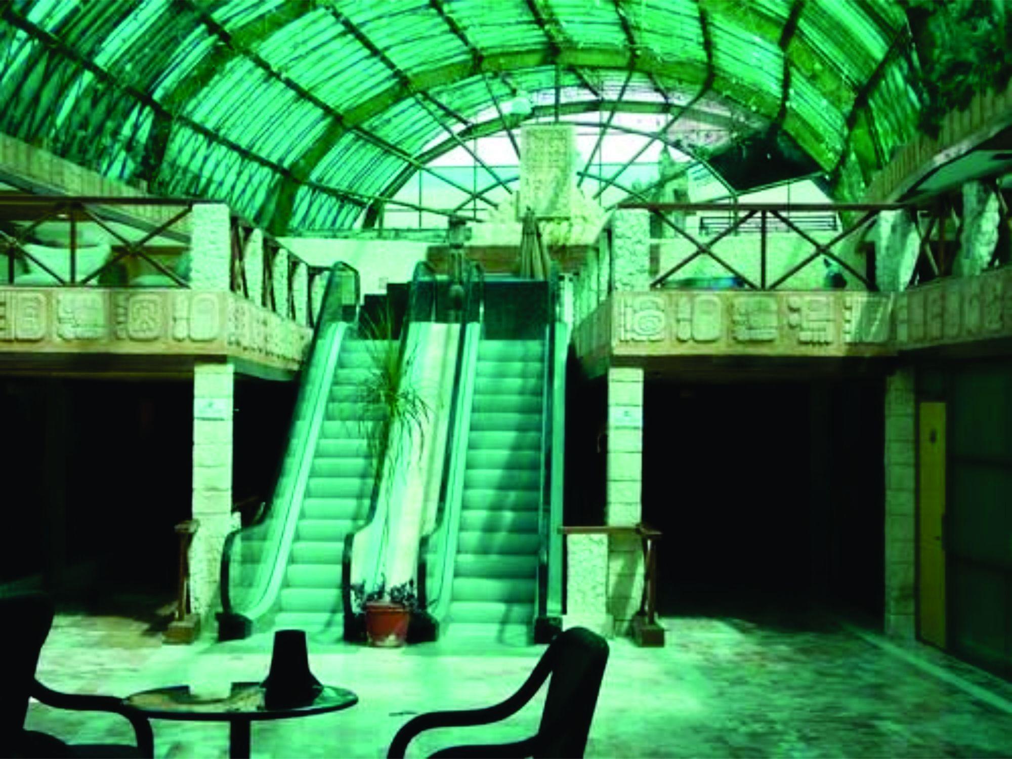 image-housing-carousel