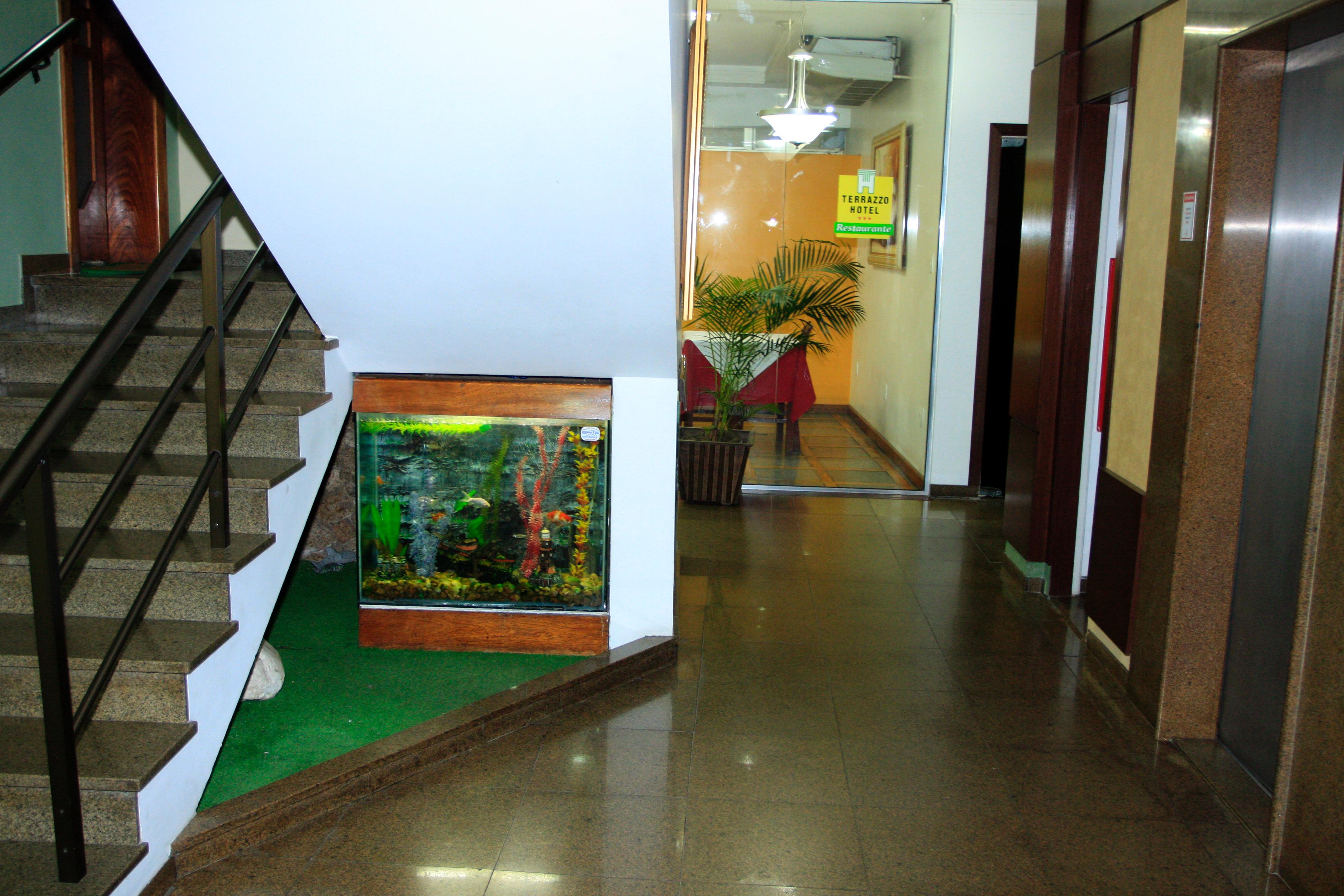 image-housing-carousel