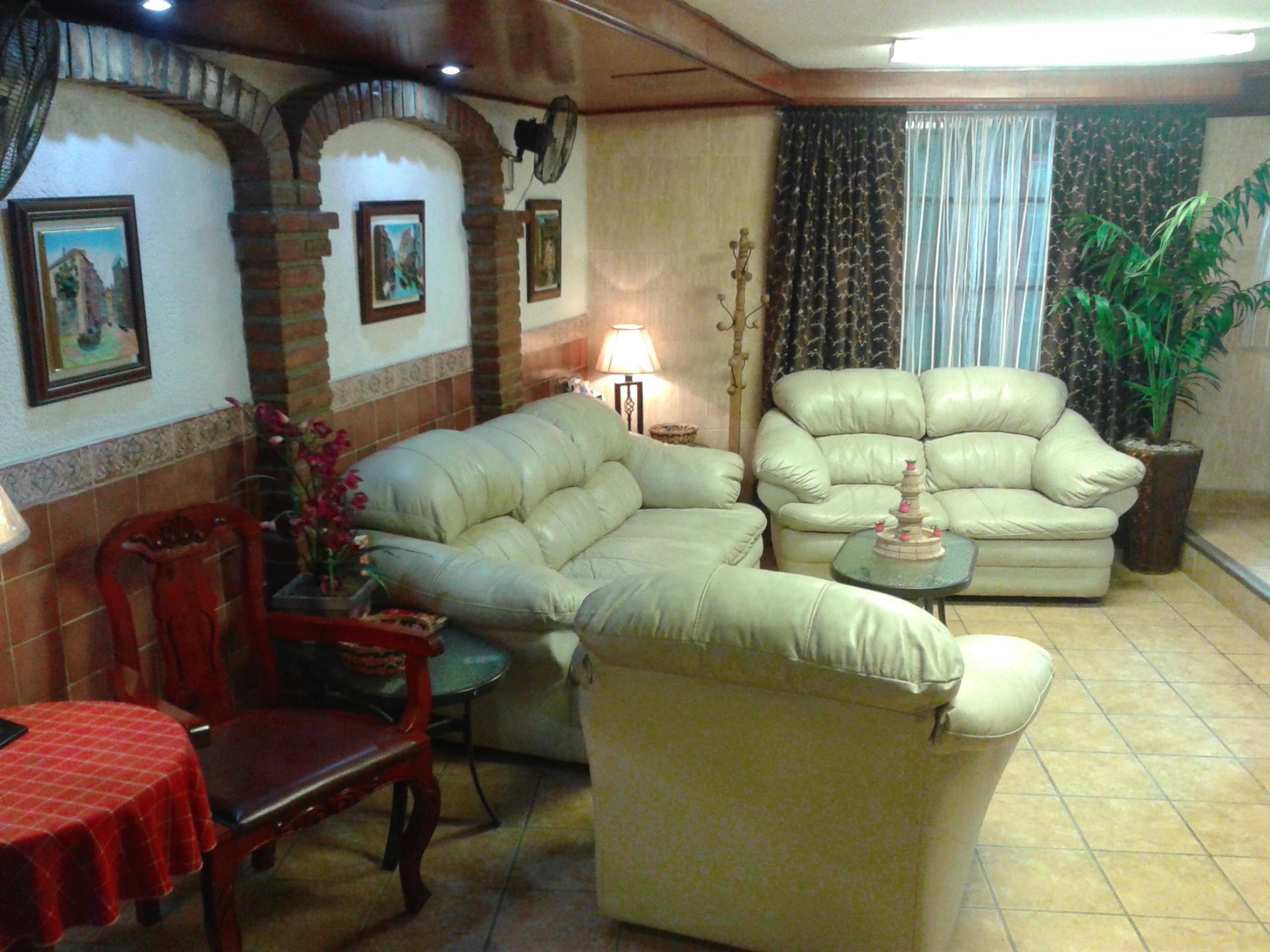 image-housing-carousel