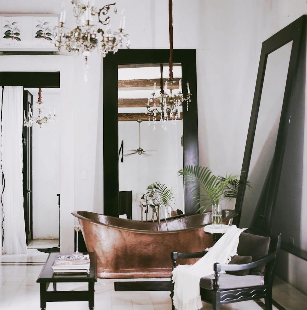 image-housing-carousel