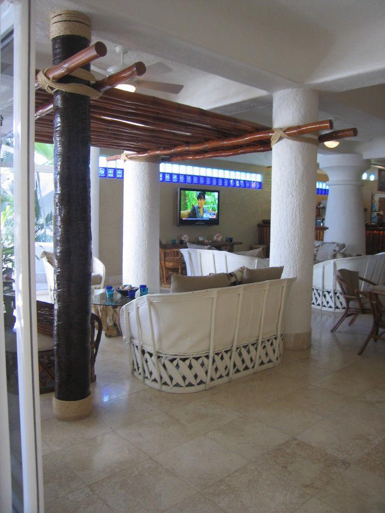 image-housing-carousel