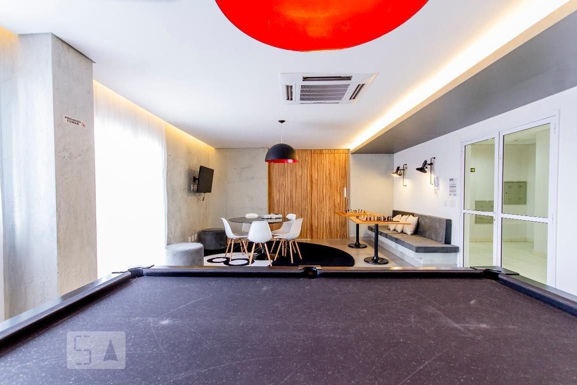 image-housing-carousel
