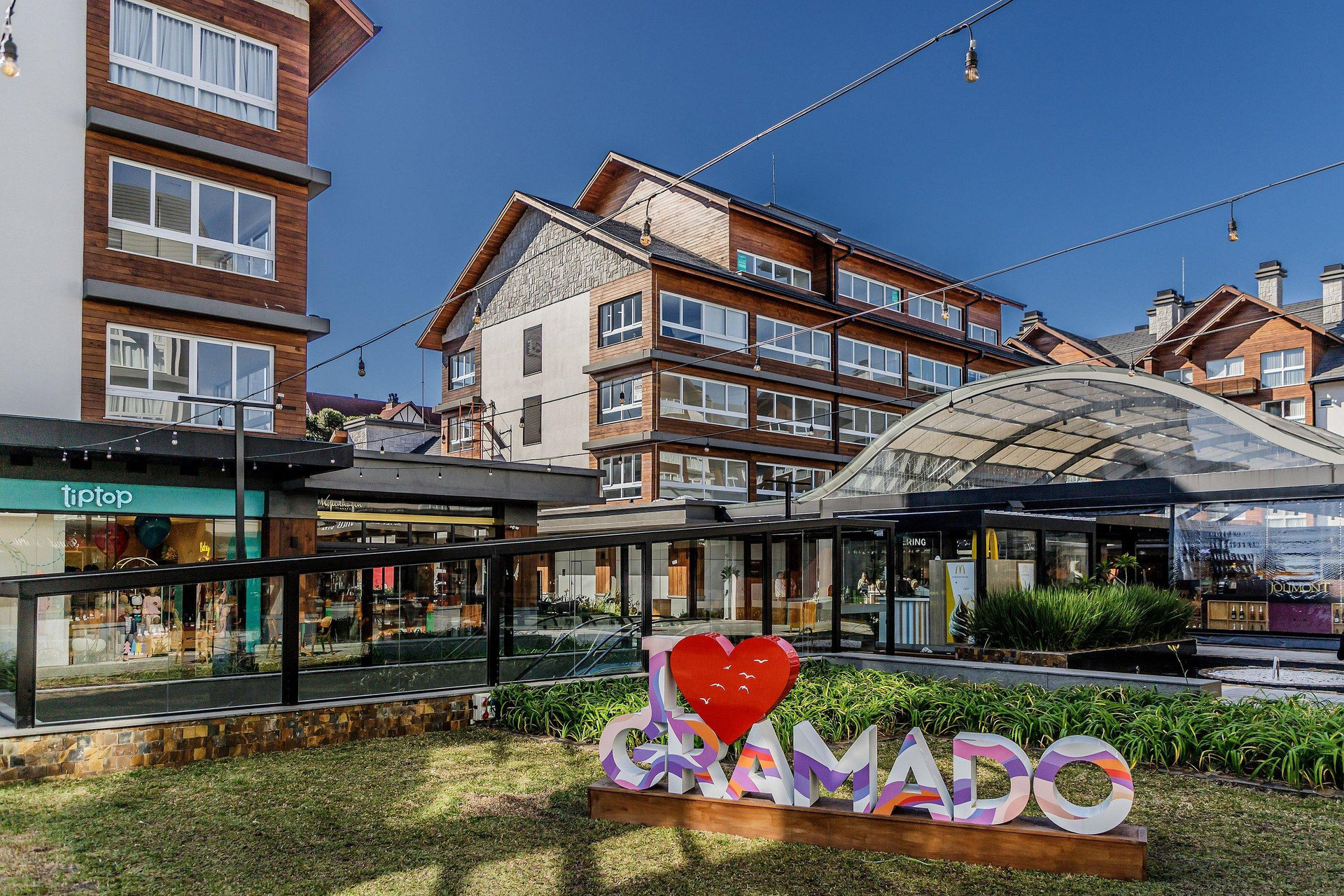 image-housing-carousel