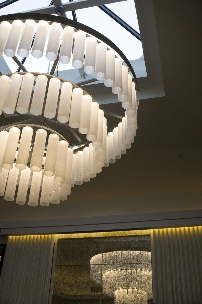 image-housing-carousel