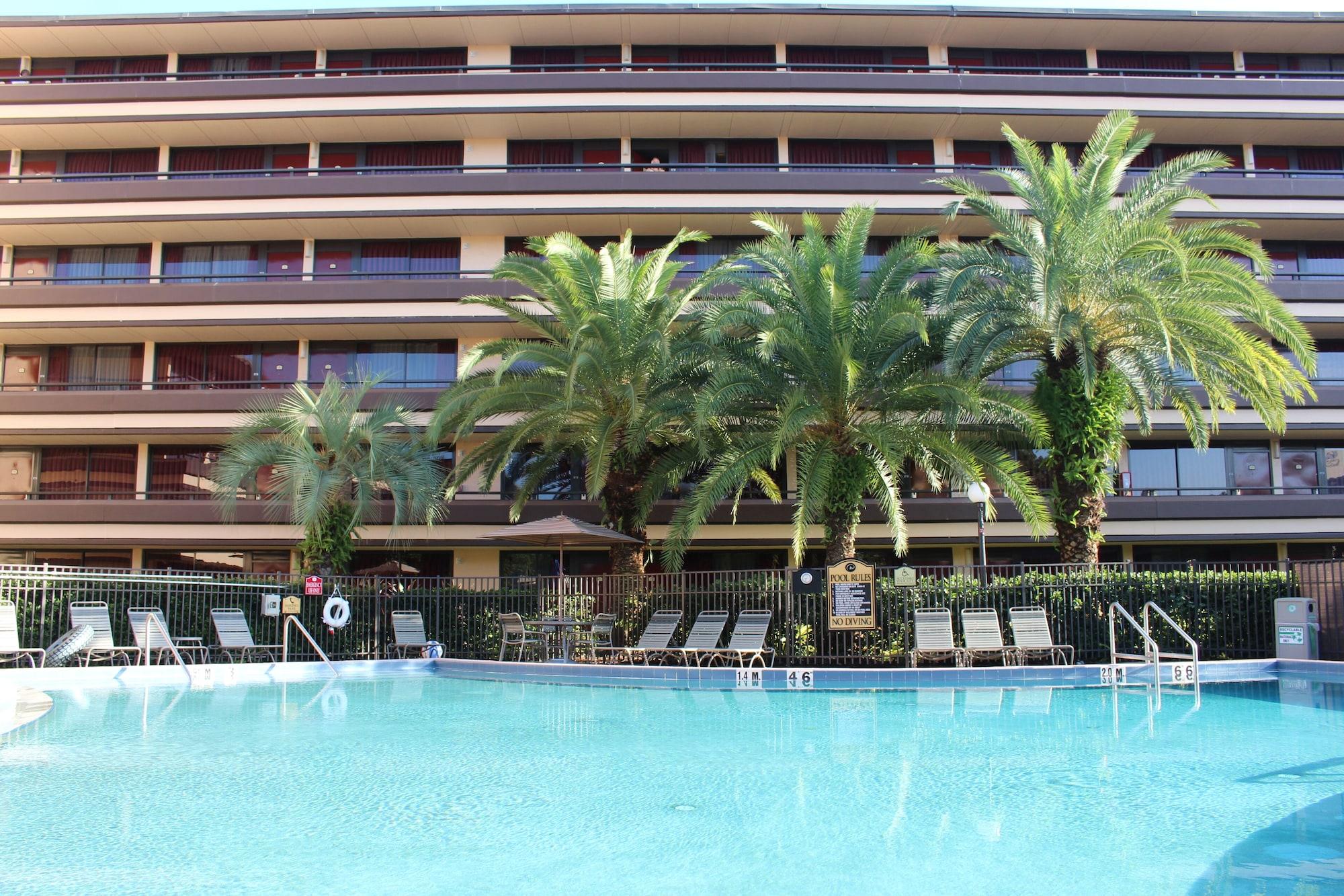 image-housing-carousel