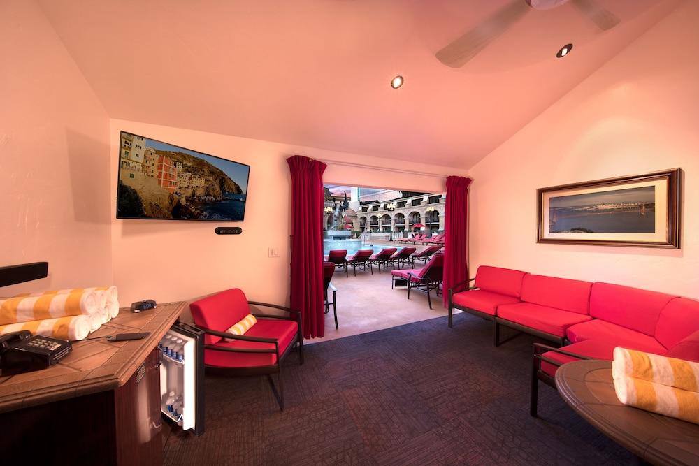 image-housing-carousel