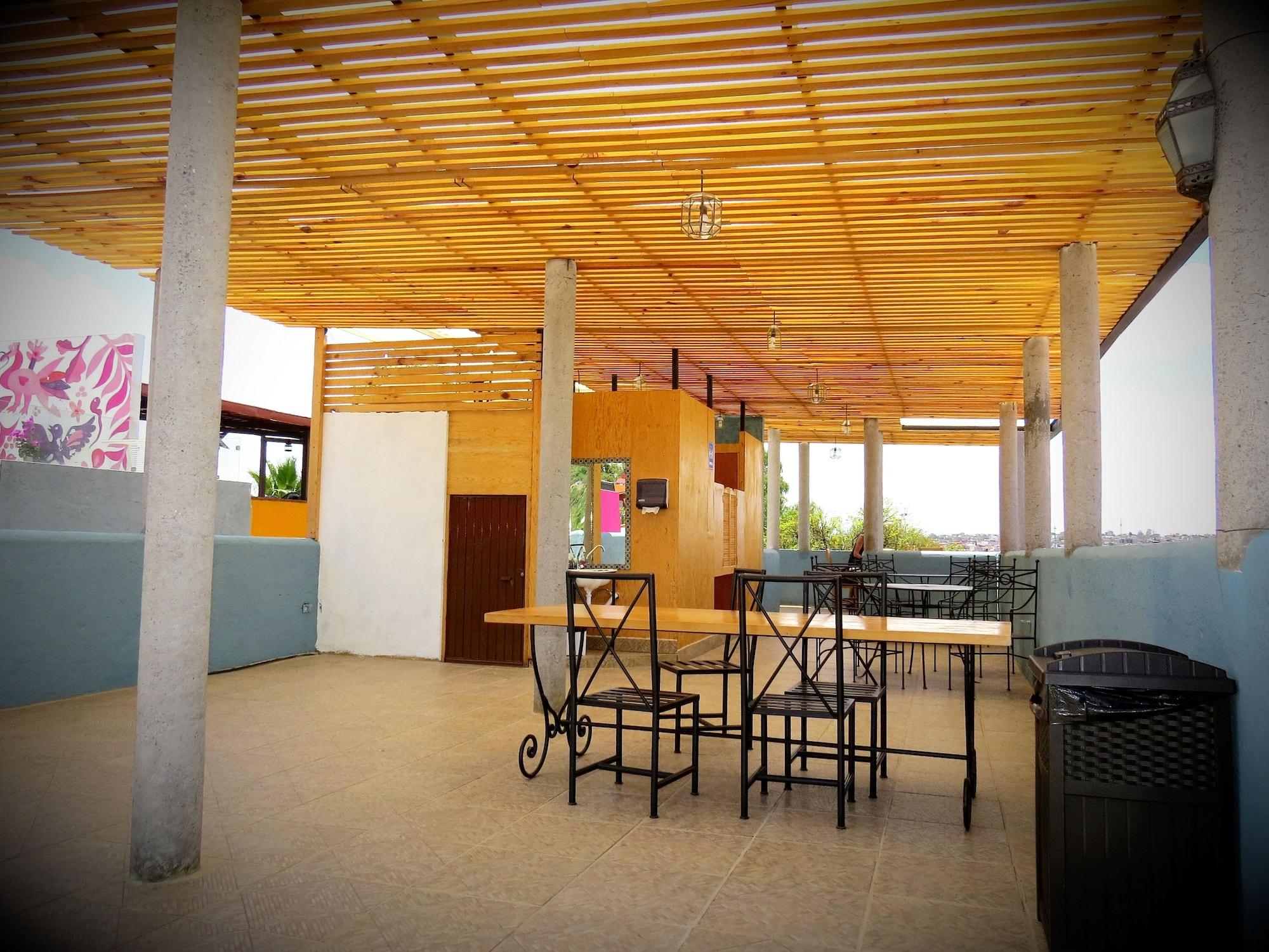 image-housing-carousel