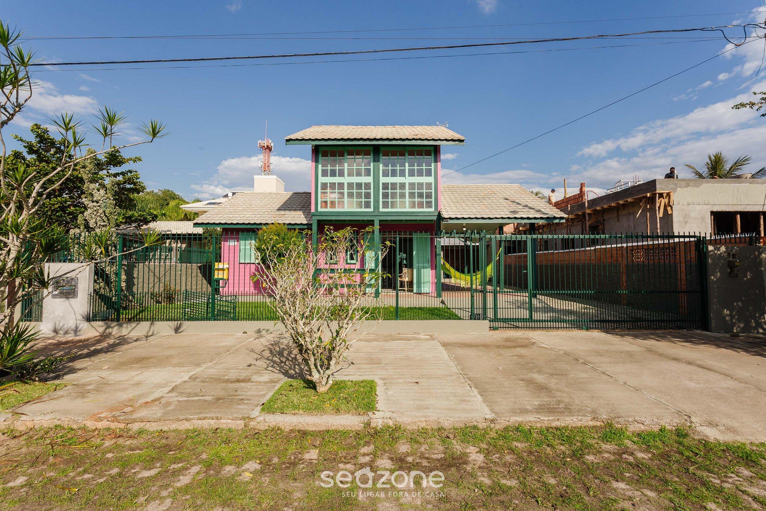 image-housing-carousel