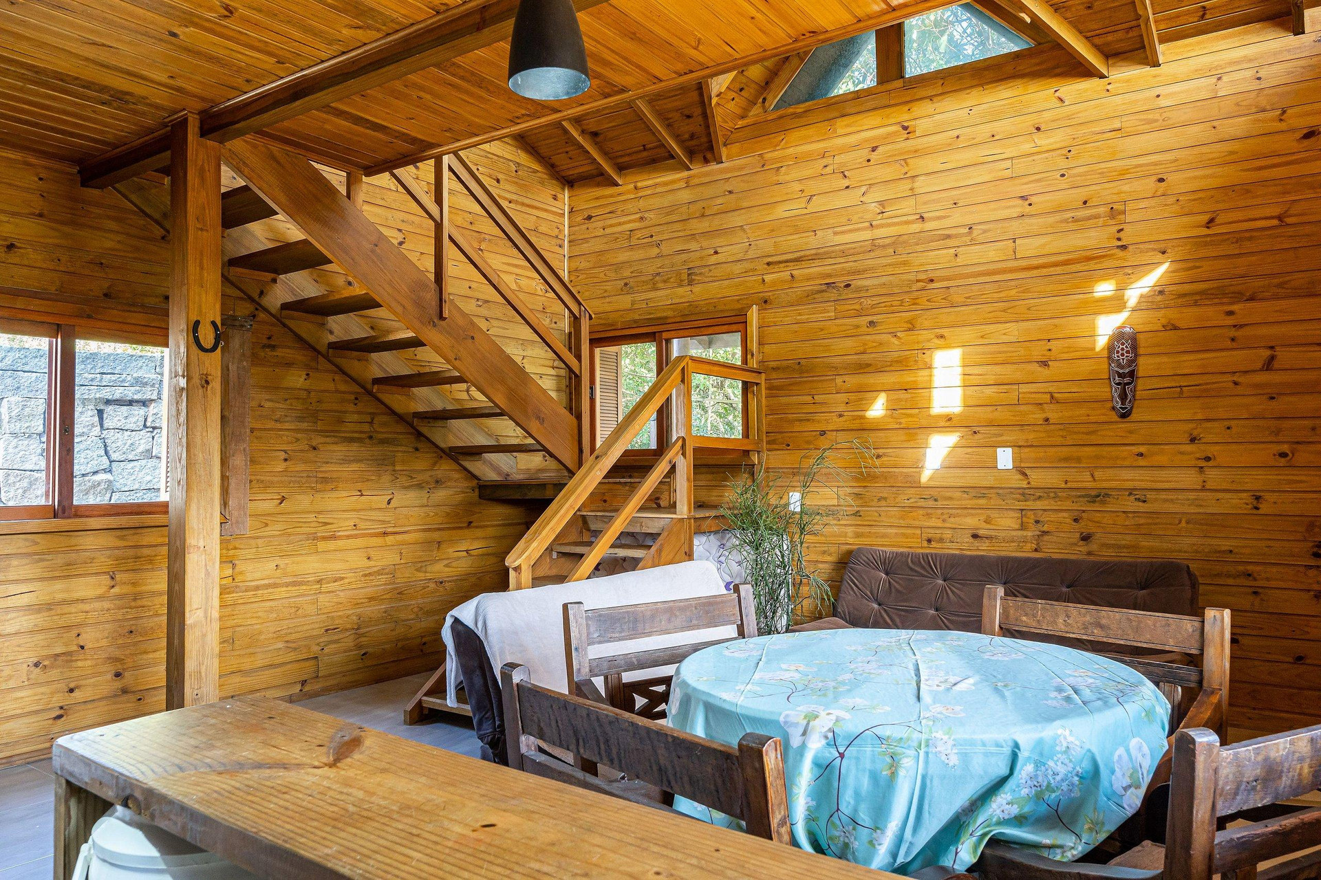 image-housing-carousel