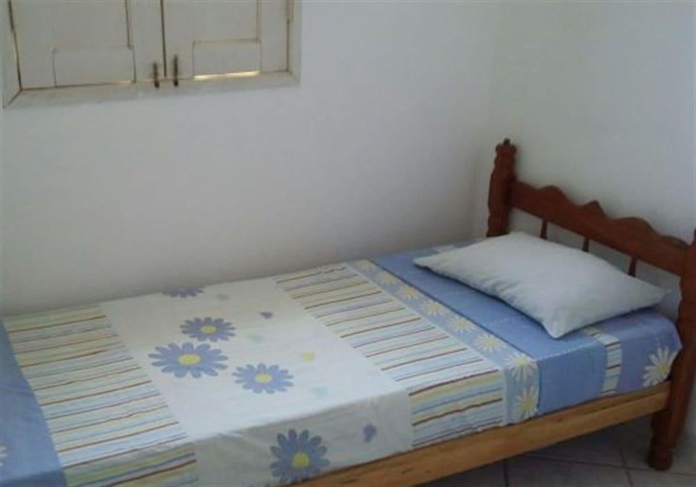 image-housing-carousel