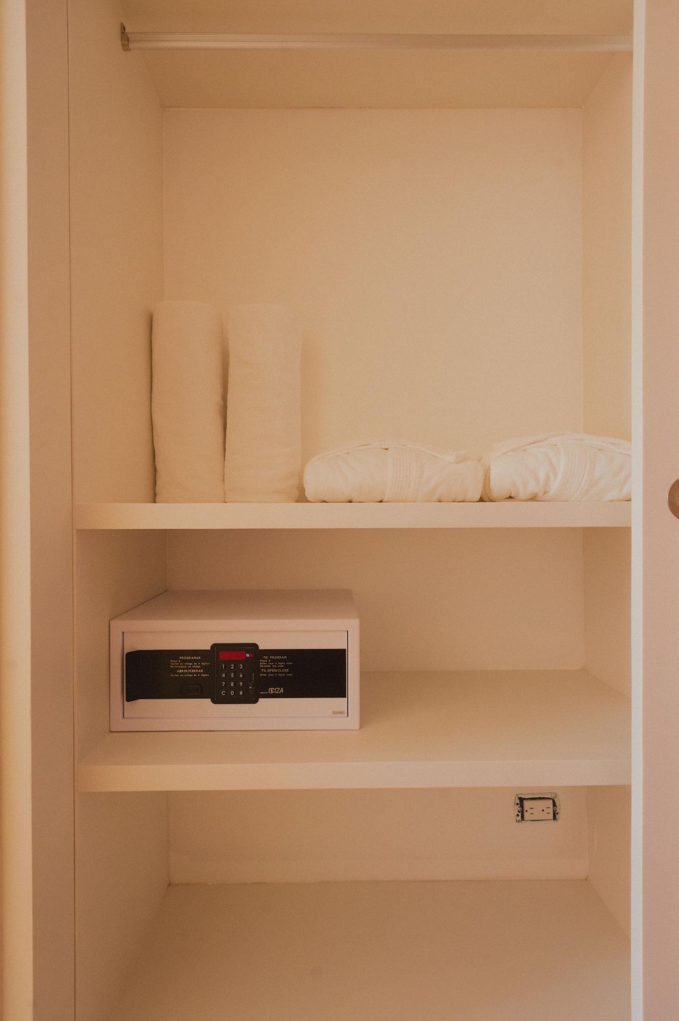 Habitación cuádruple Deluxe, 2 camas dobles, balcón