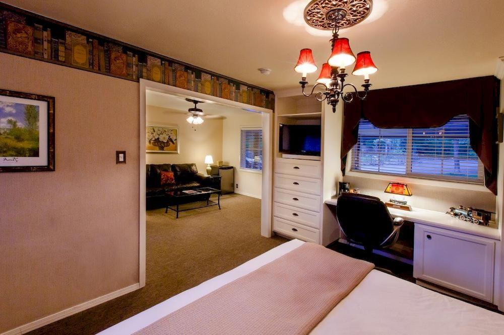 image-housing-carousel