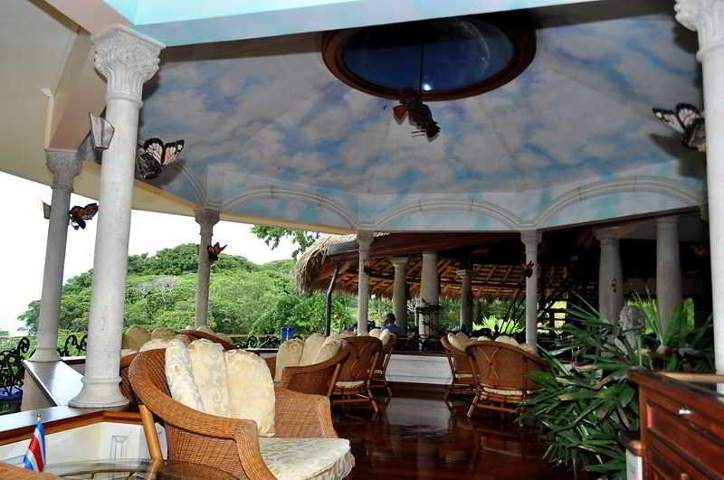 image-housing-carousel