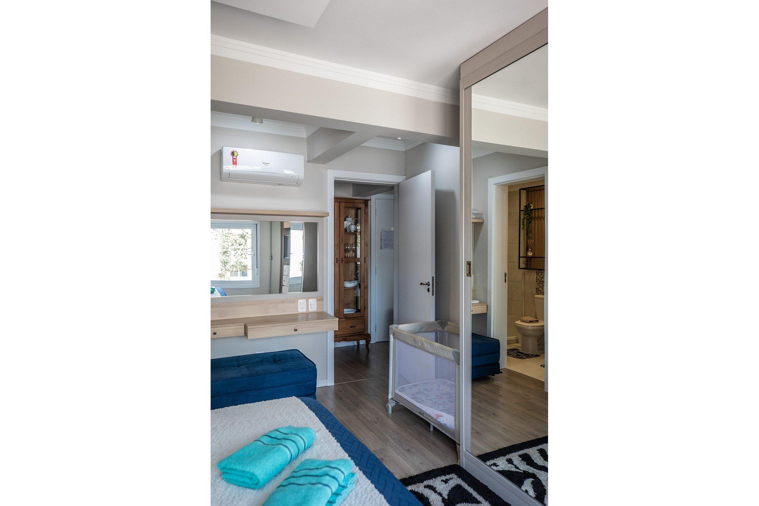 image-housing-carousel