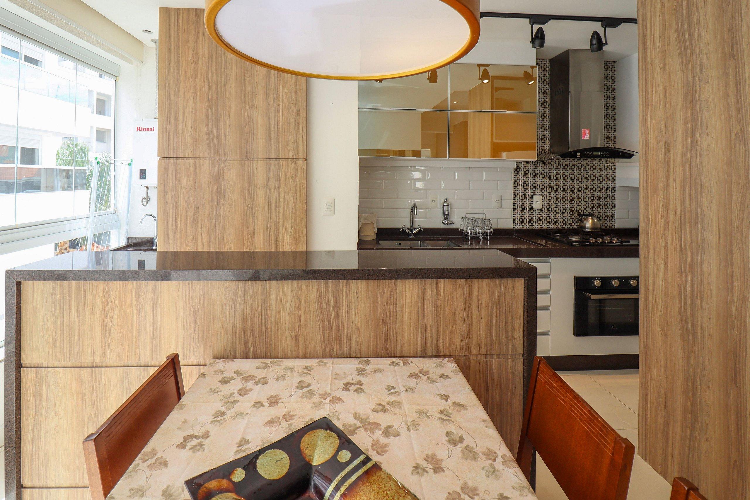 image-housing-carousel