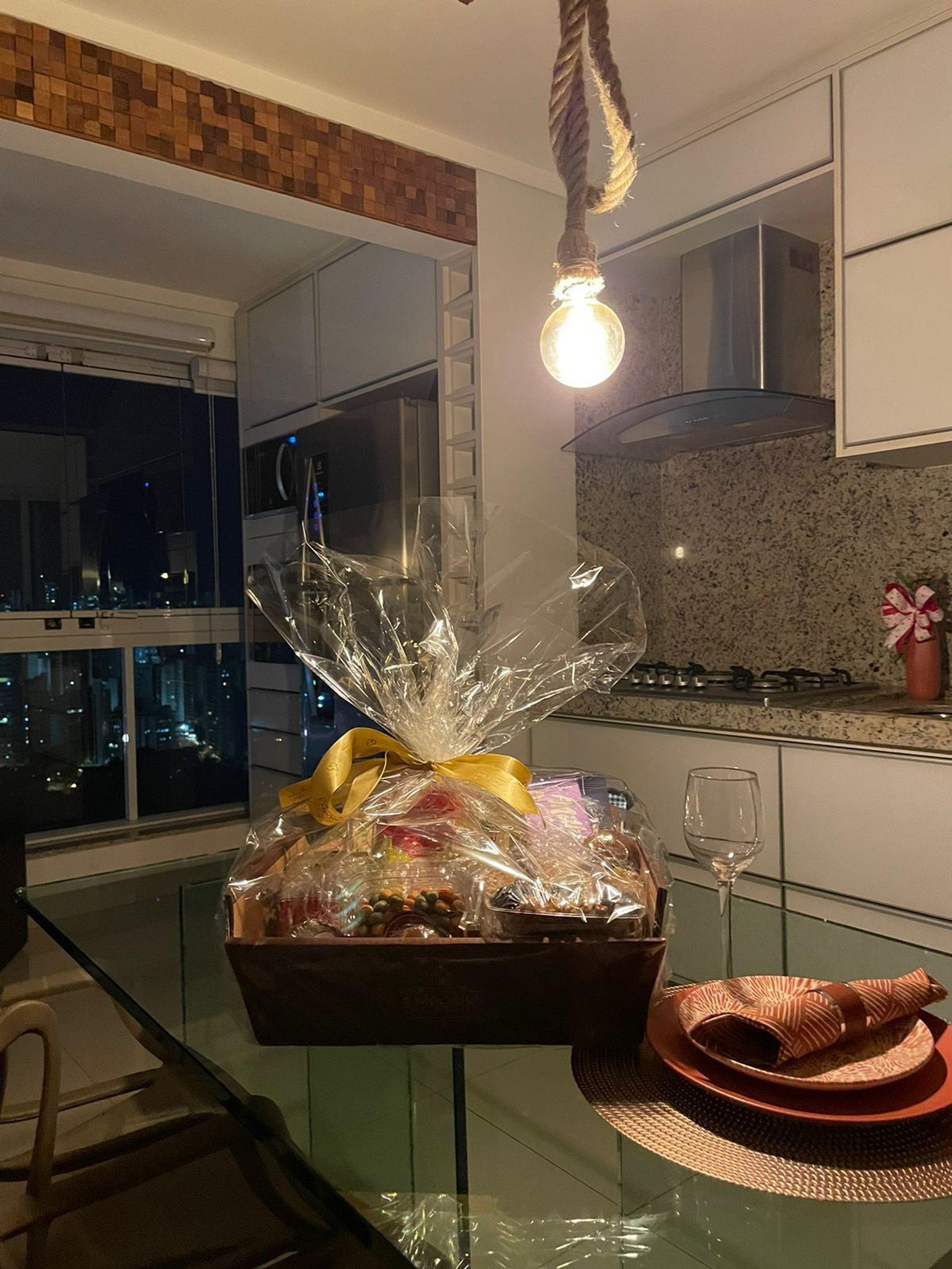 image-housing-carousel