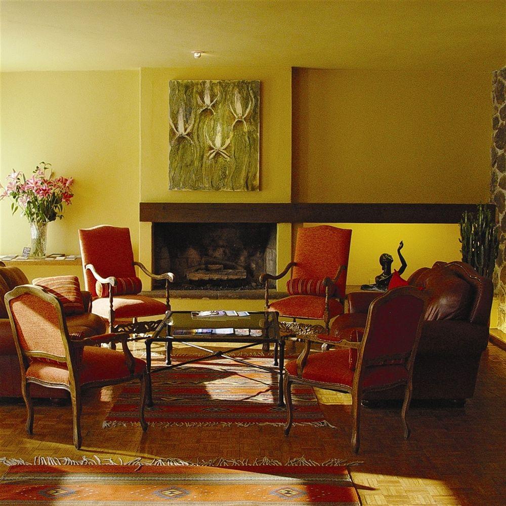 image-housing-carousel