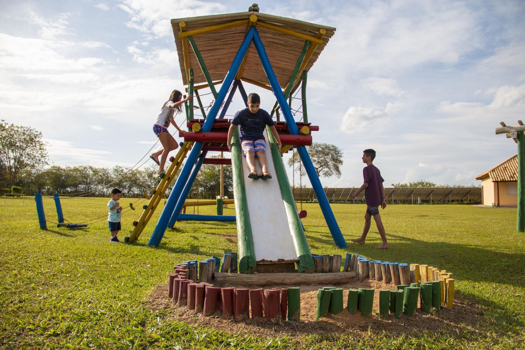 image-housing-carousel