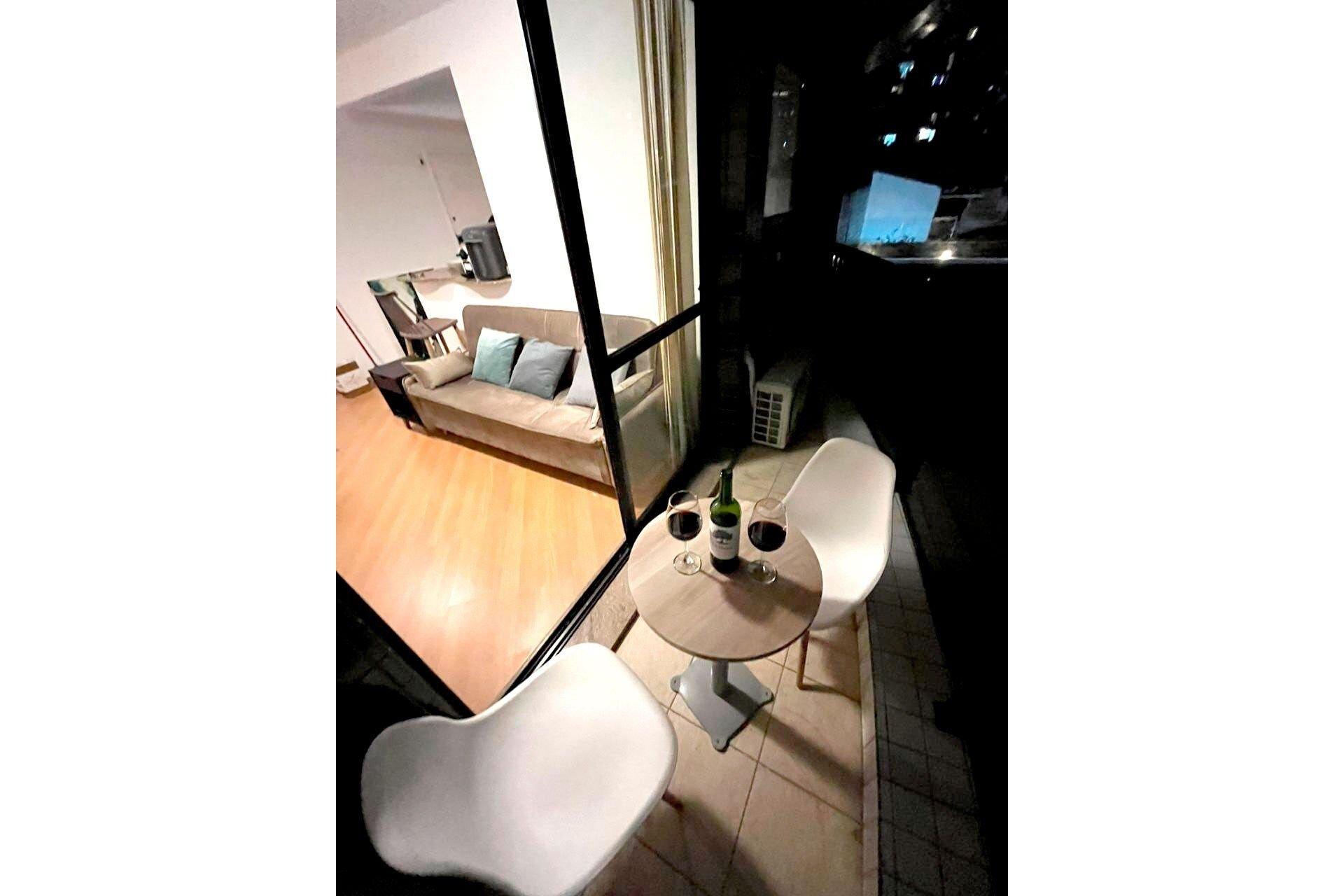image-housing-carousel