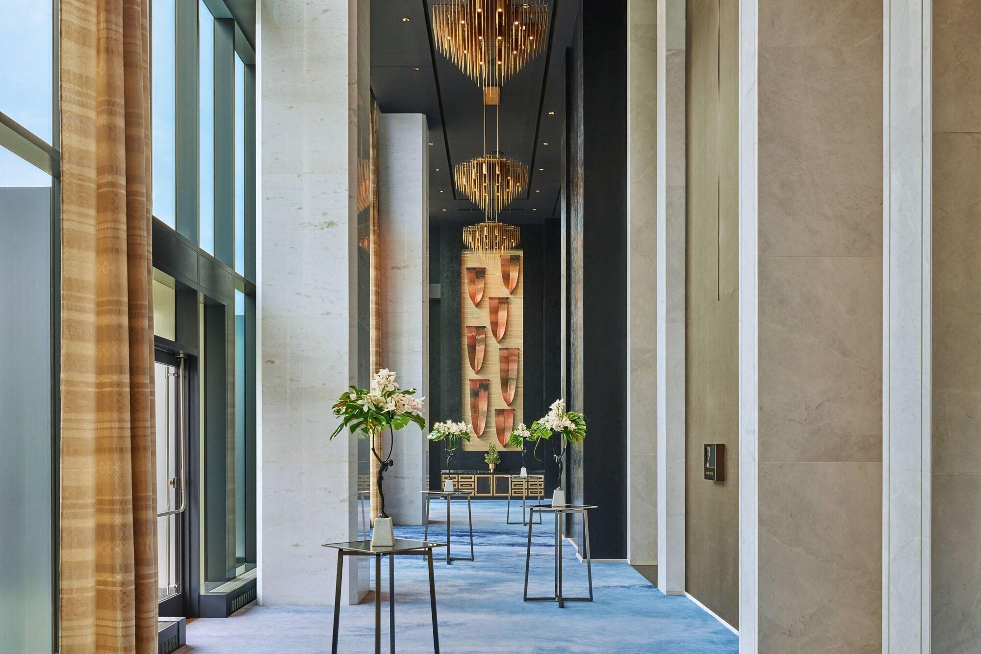 image-housing-carousel