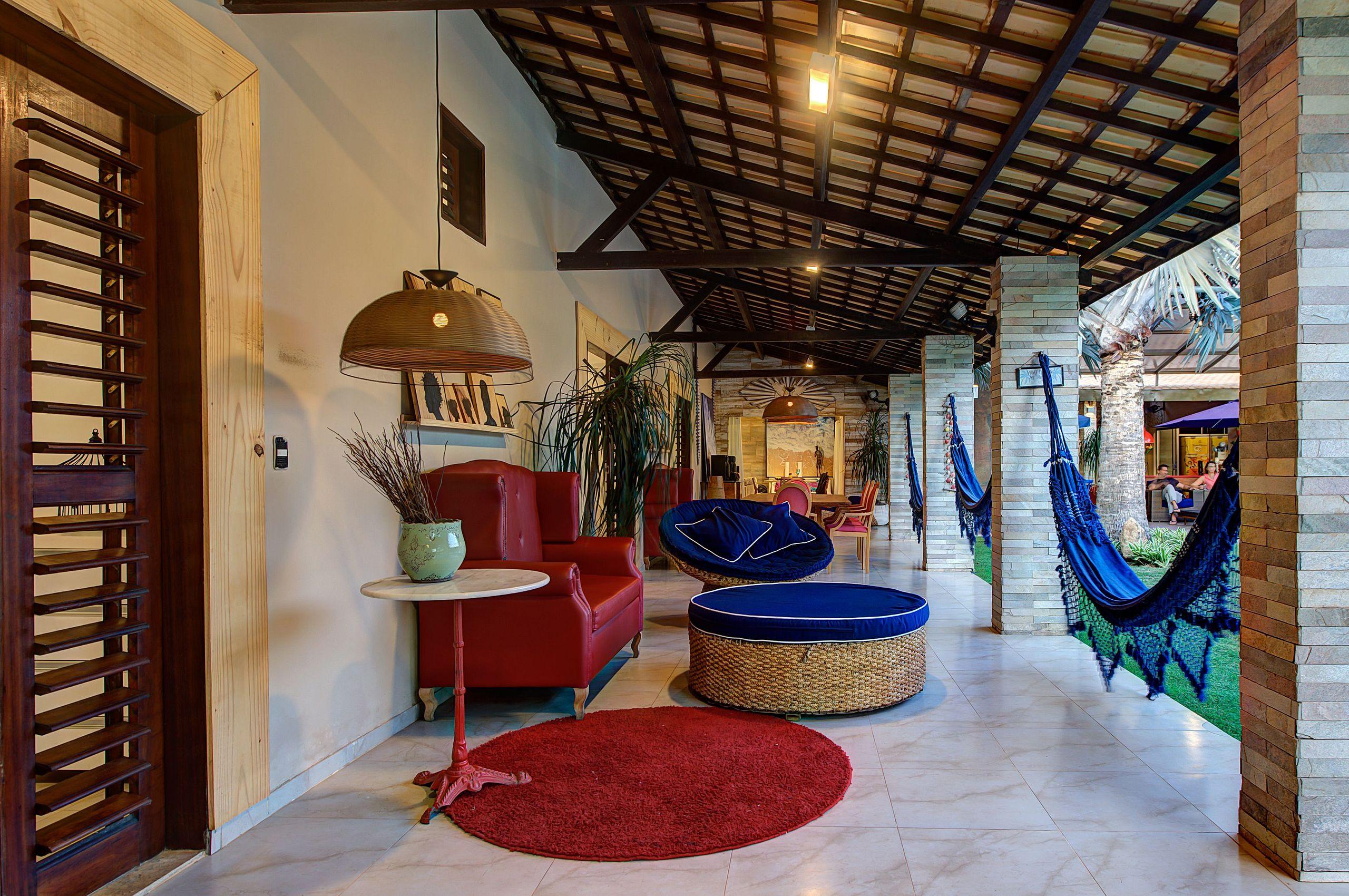 image-housing-carousel