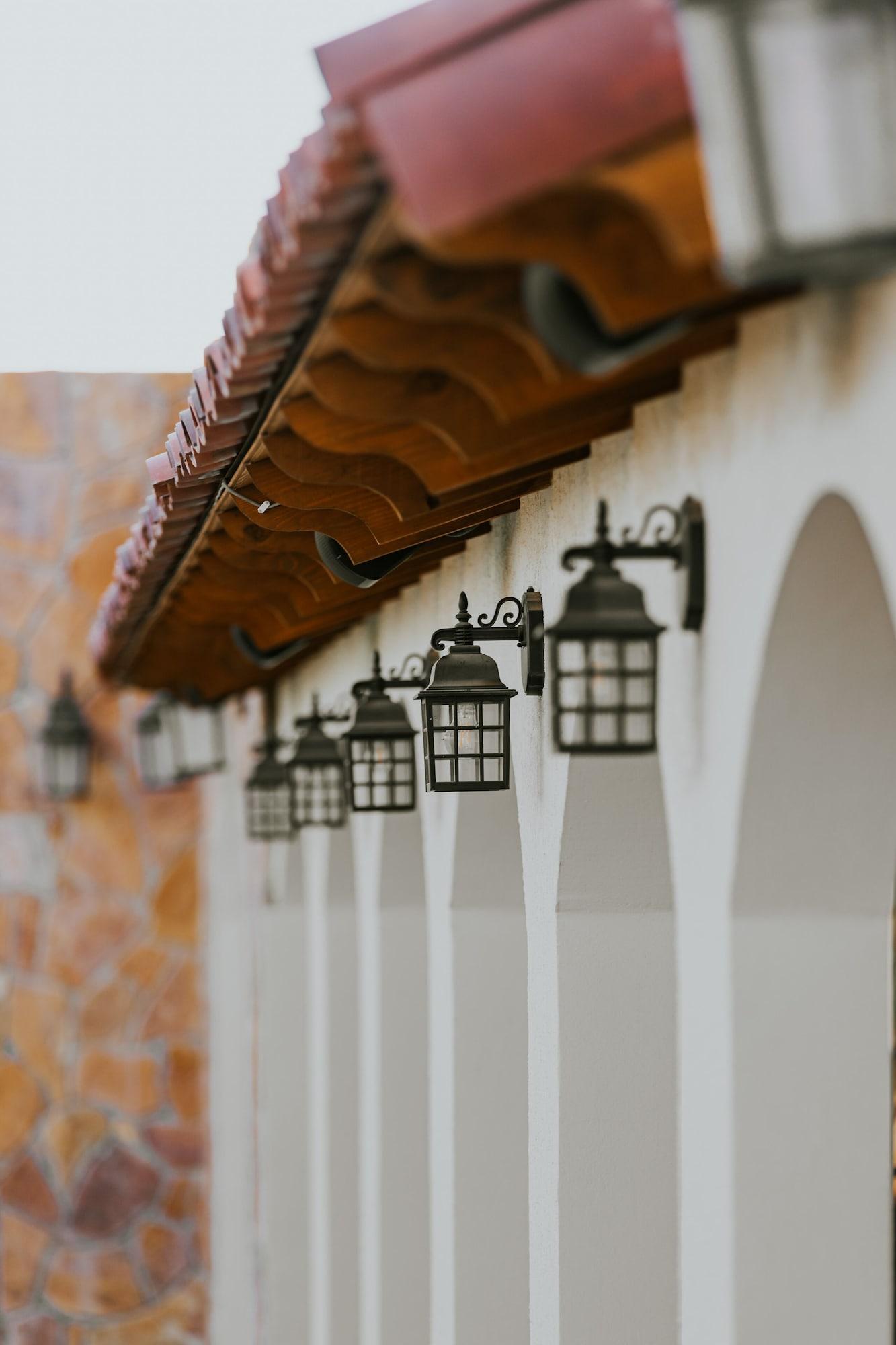 image-housing-carousel