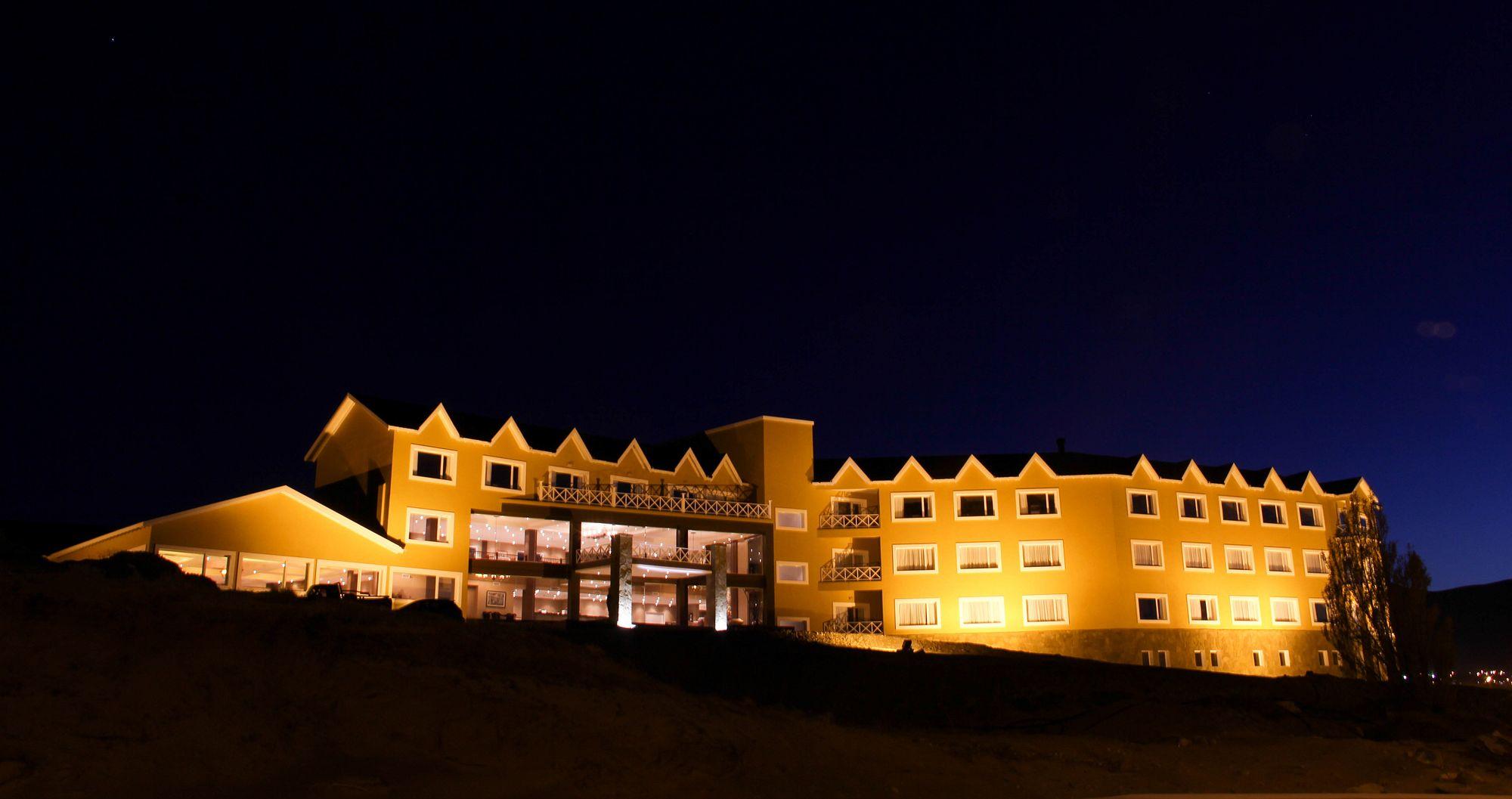 image-housing-carousel