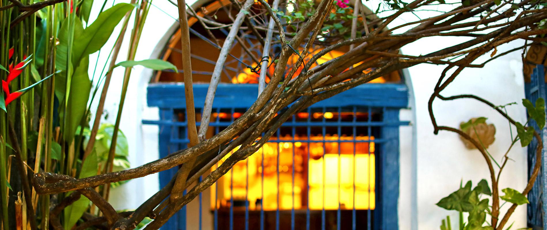 image-housing-carousel