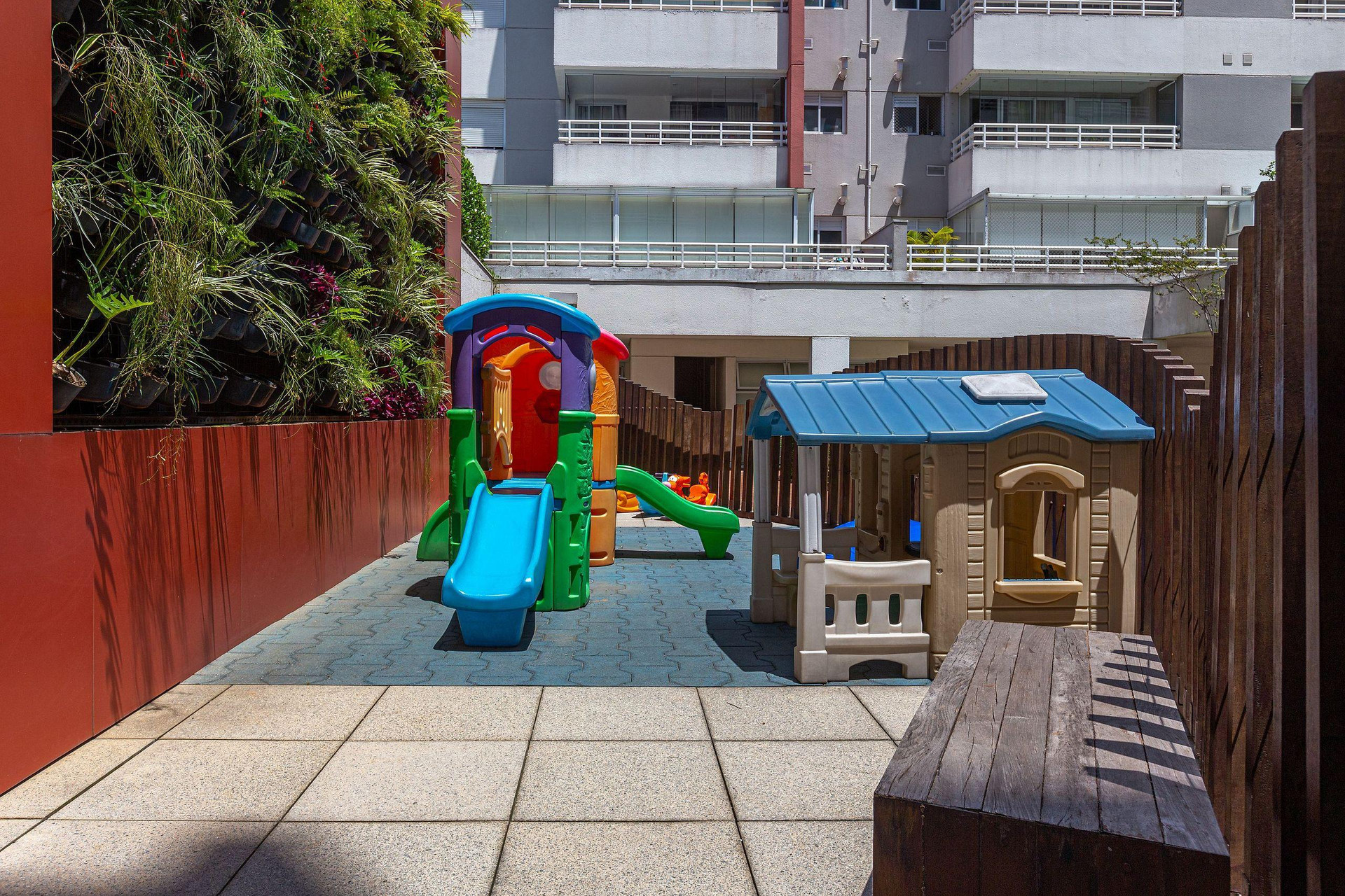 image-housing-carousel