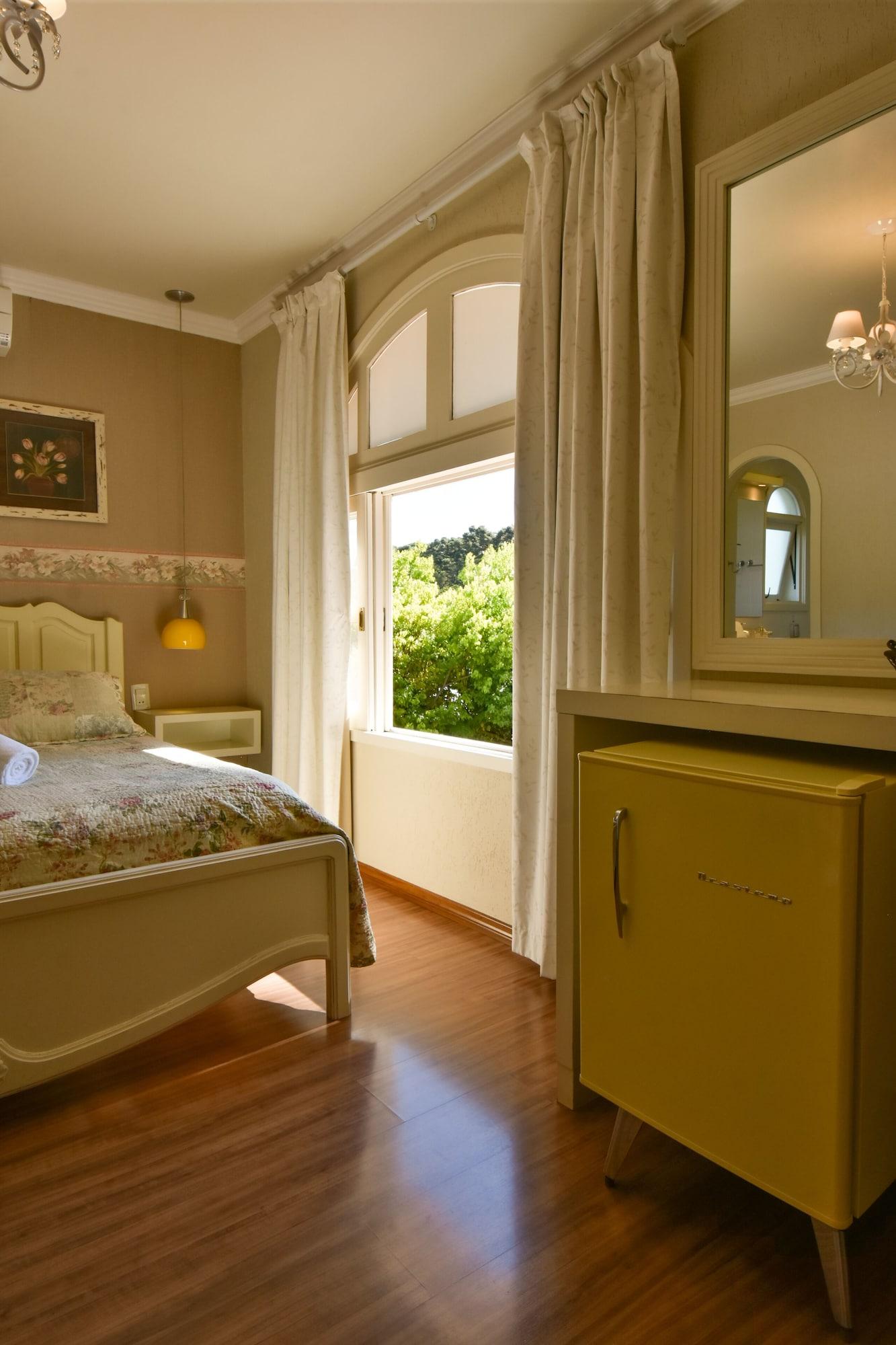 image-housing-carousel