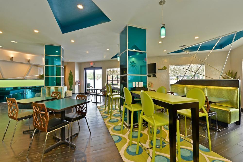 image-housing-carousel