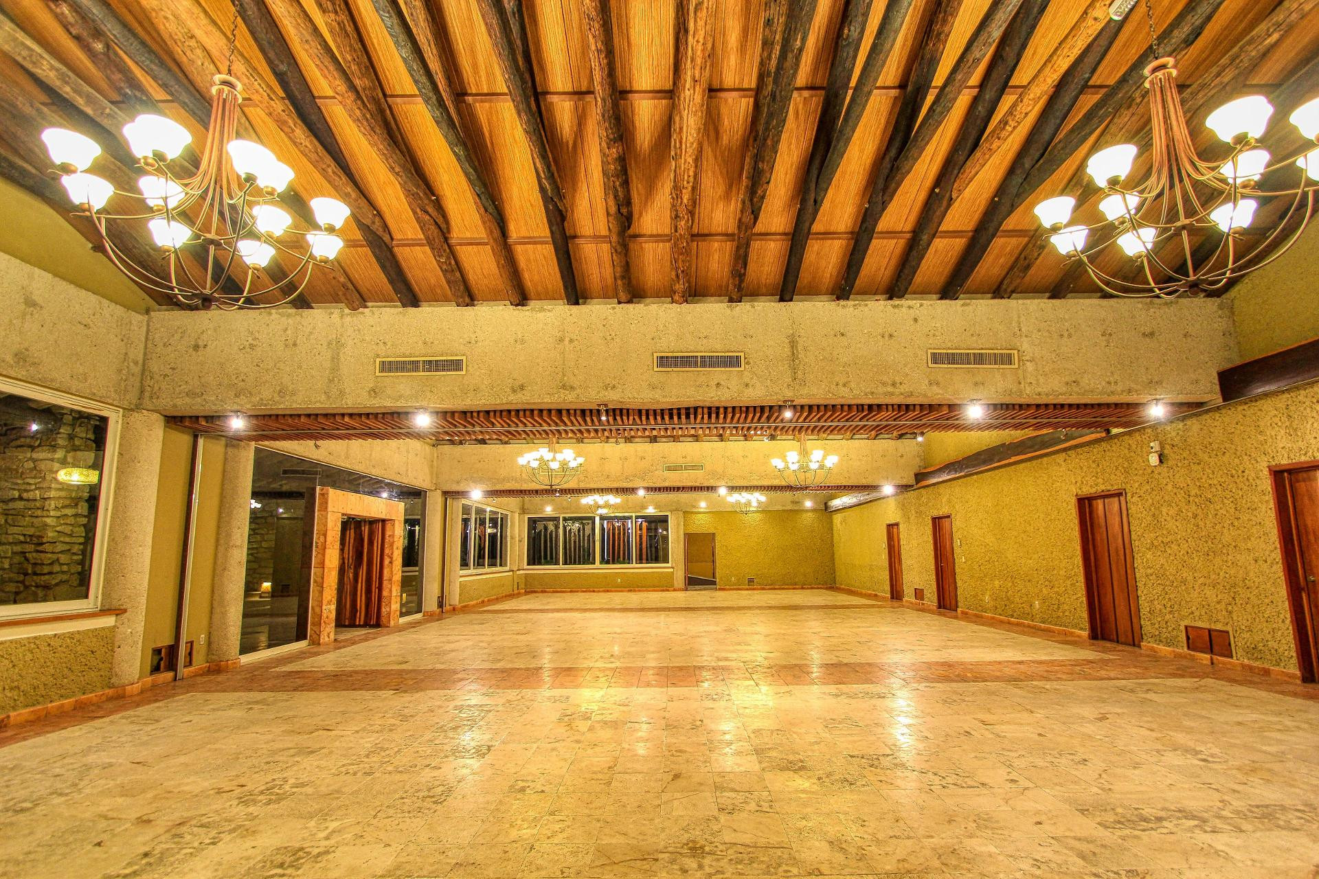 image-housing-carousel
