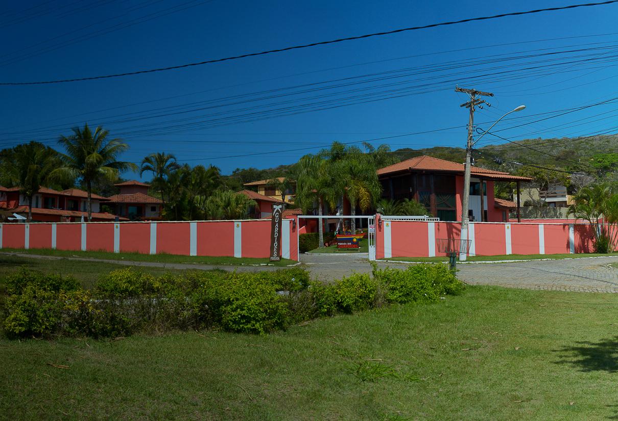 image-housing-carousel