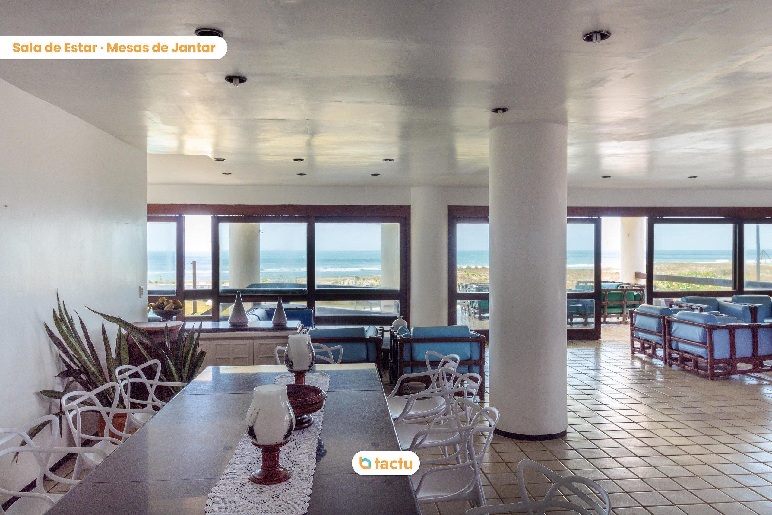 image-housing-carousel