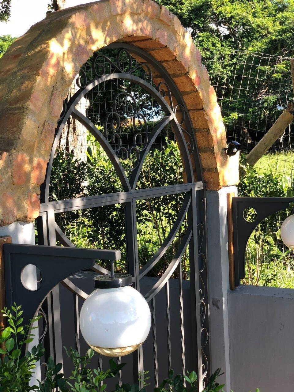 image-housing-carousel