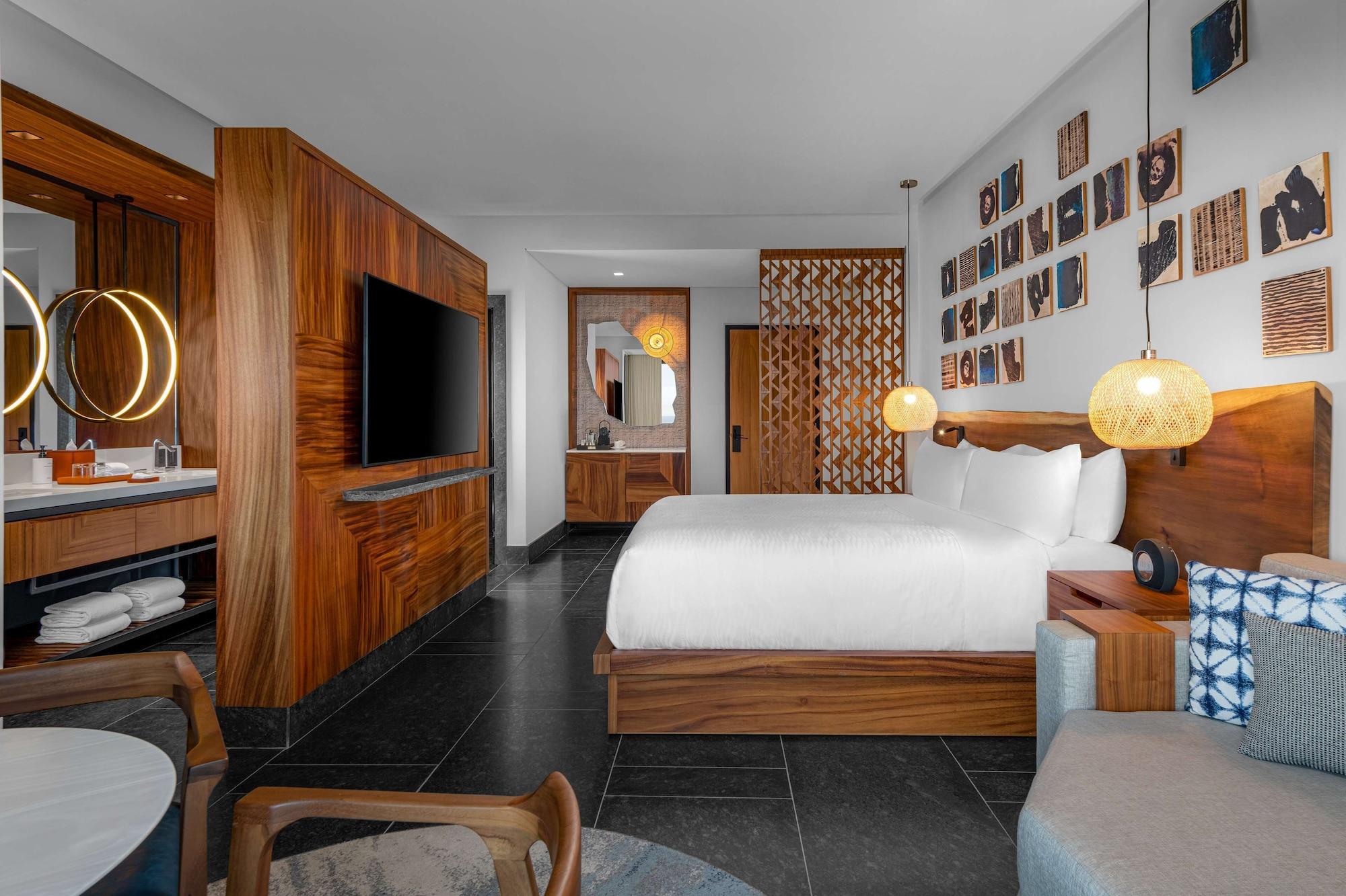 Ocean View Guestroom with King Bed