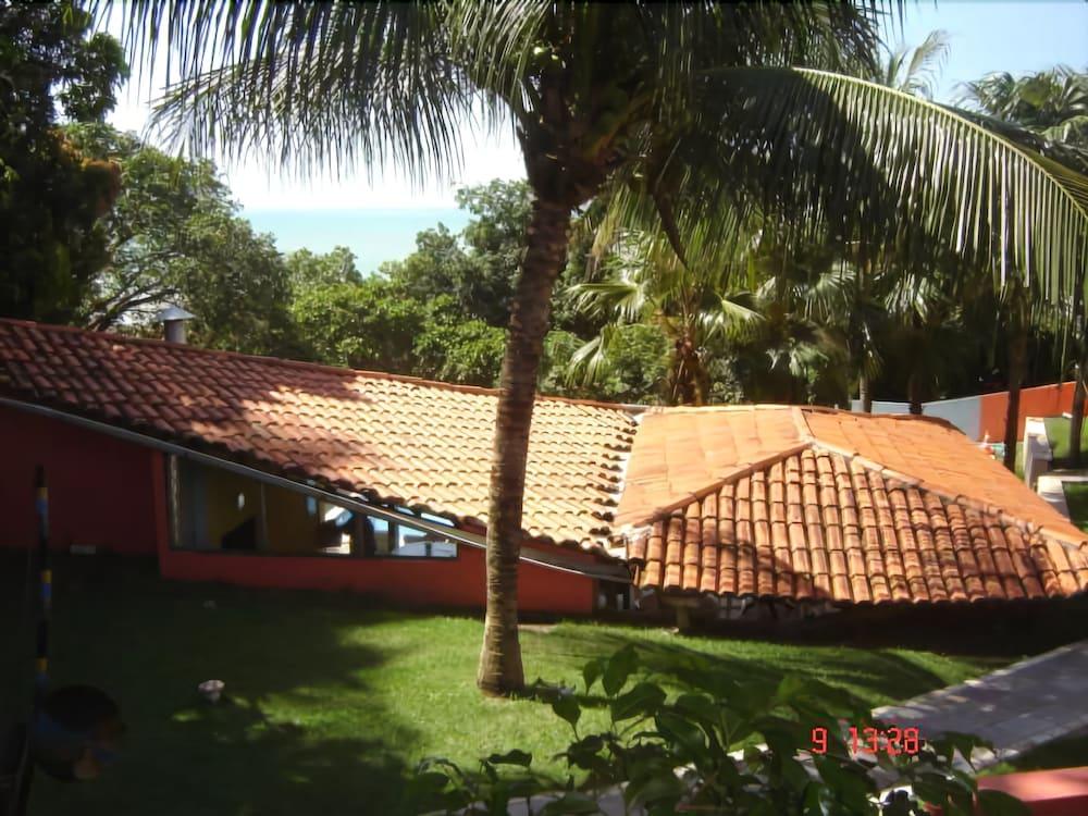 image-housing-carousel